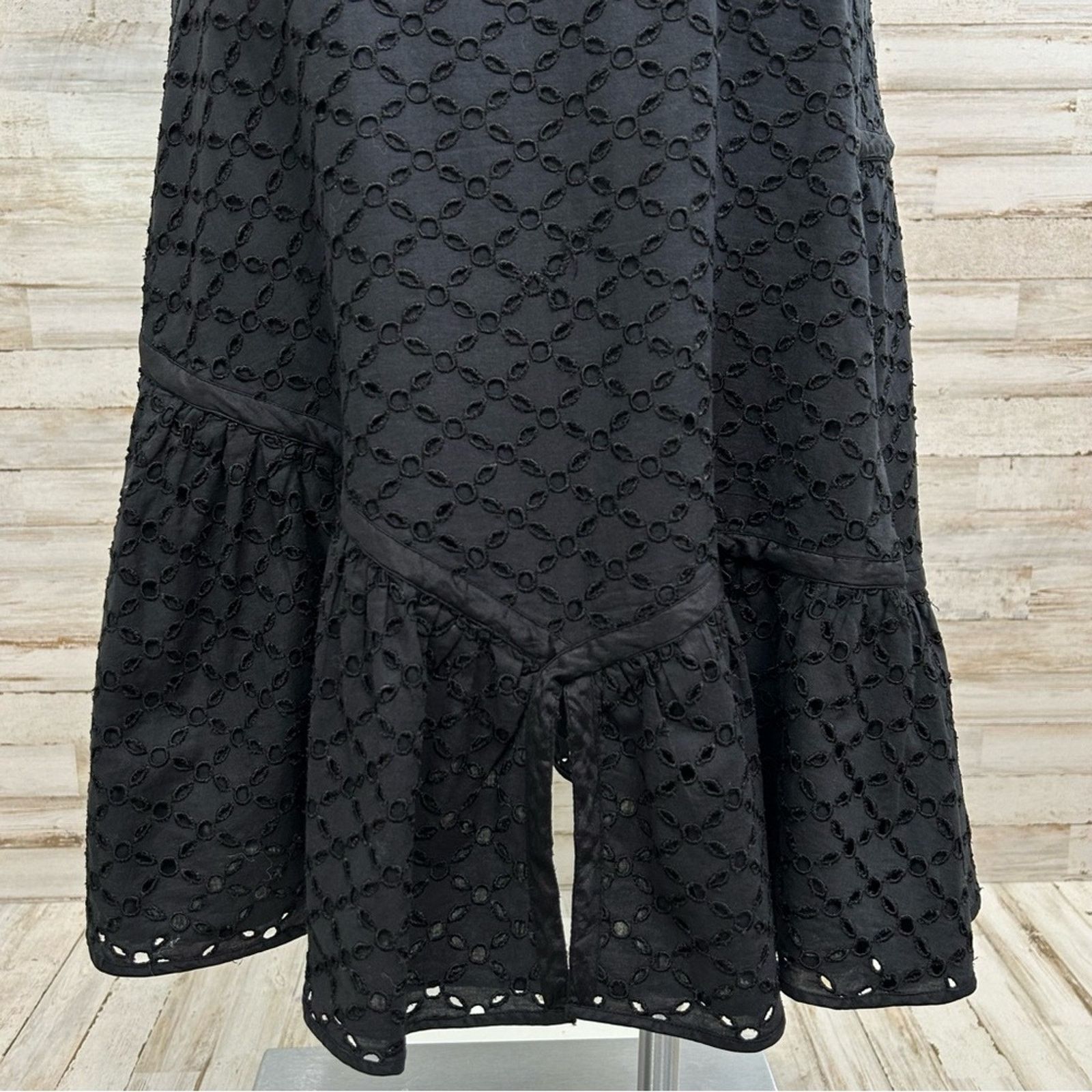 Max Mara Maxmara Weekend Eyelet Ruffle Asymmetric Skirt Size M Black Size 30" / US 8 / IT 44 - 10 Thumbnail