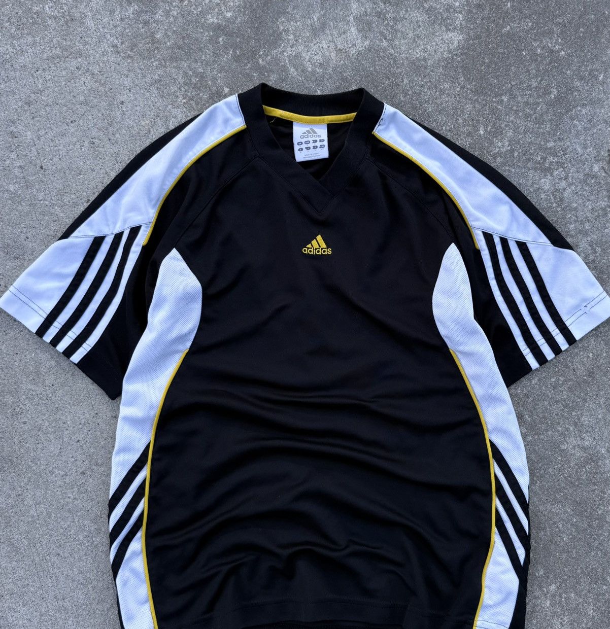 Adidas Vintage Adidas y2k streetwear track t-shirt Size US M / EU 48-50 / 2 - 9 Thumbnail