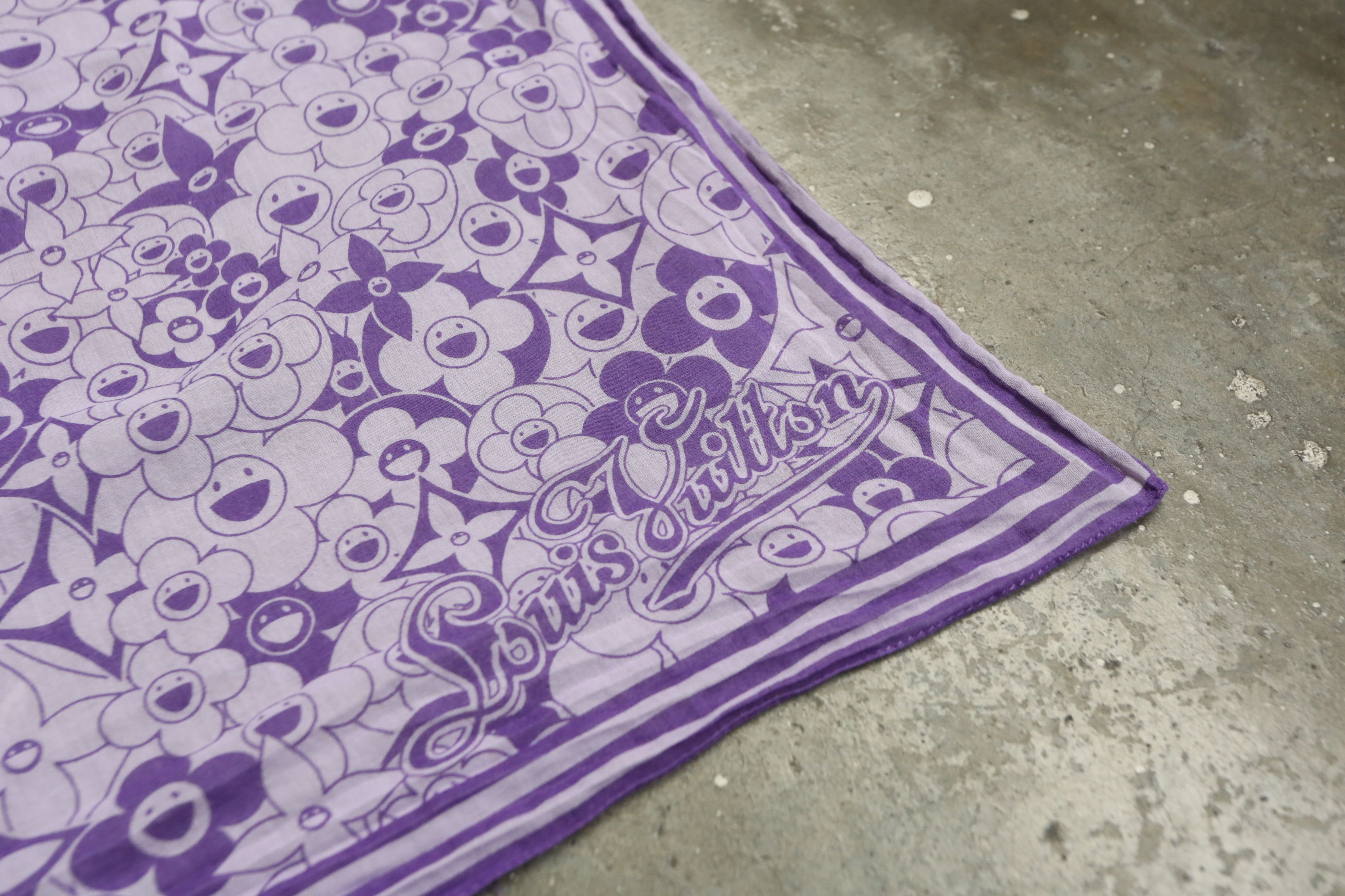 Louis Vuitton × Takashi Murakami Louis Vuitton - TM - S/S 10 - Cosmic Blossom Bandana Scarf Size ONE SIZE - 2 Thumbnail