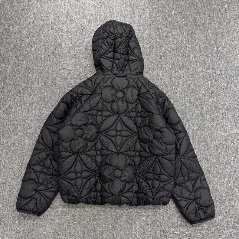Louis Vuitton Louis Vuitton Black embossed three-flower double-faced dow Size US M / EU 48-50 / 2 - 2 Thumbnail