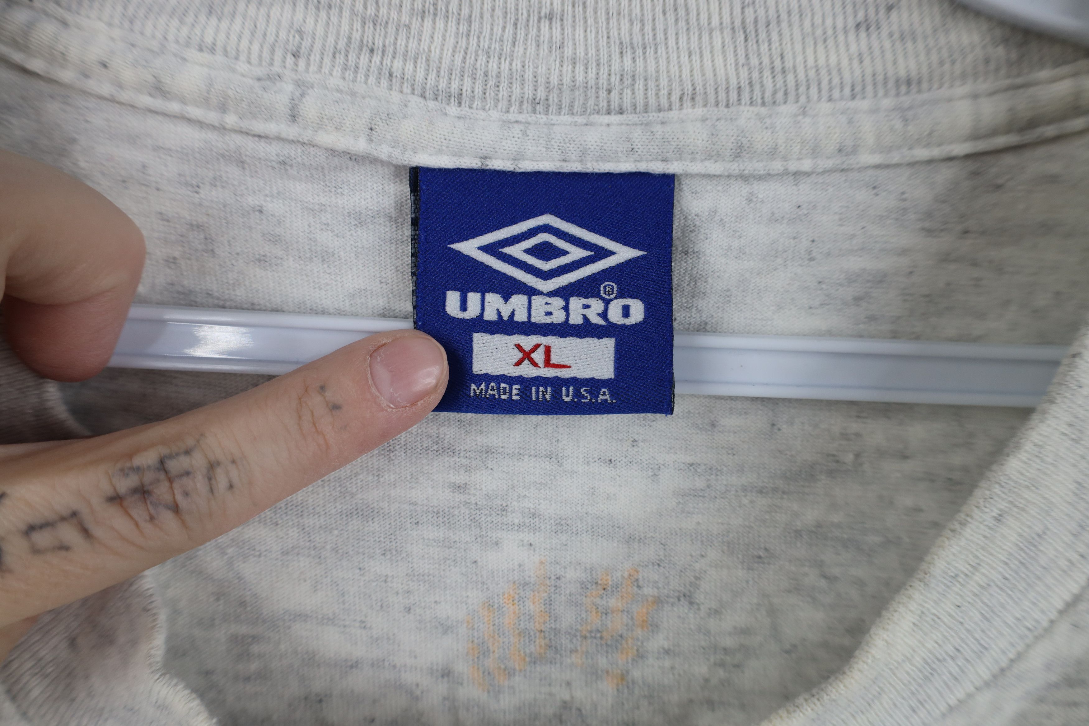 Umbro Vintage 90s Umbro Futbol Goalkeeper Goalie Big Hands T-Shirt Size US XL / EU 56 / 4 - 9 Thumbnail
