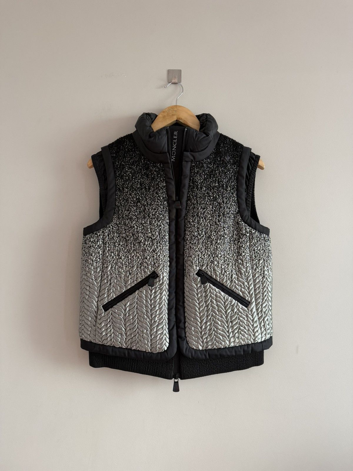 Moncler Moncler Grenoble Silver Gradient Down Melette Gilet Vest Size S / US 4 / IT 40 - 1 Thumbnail
