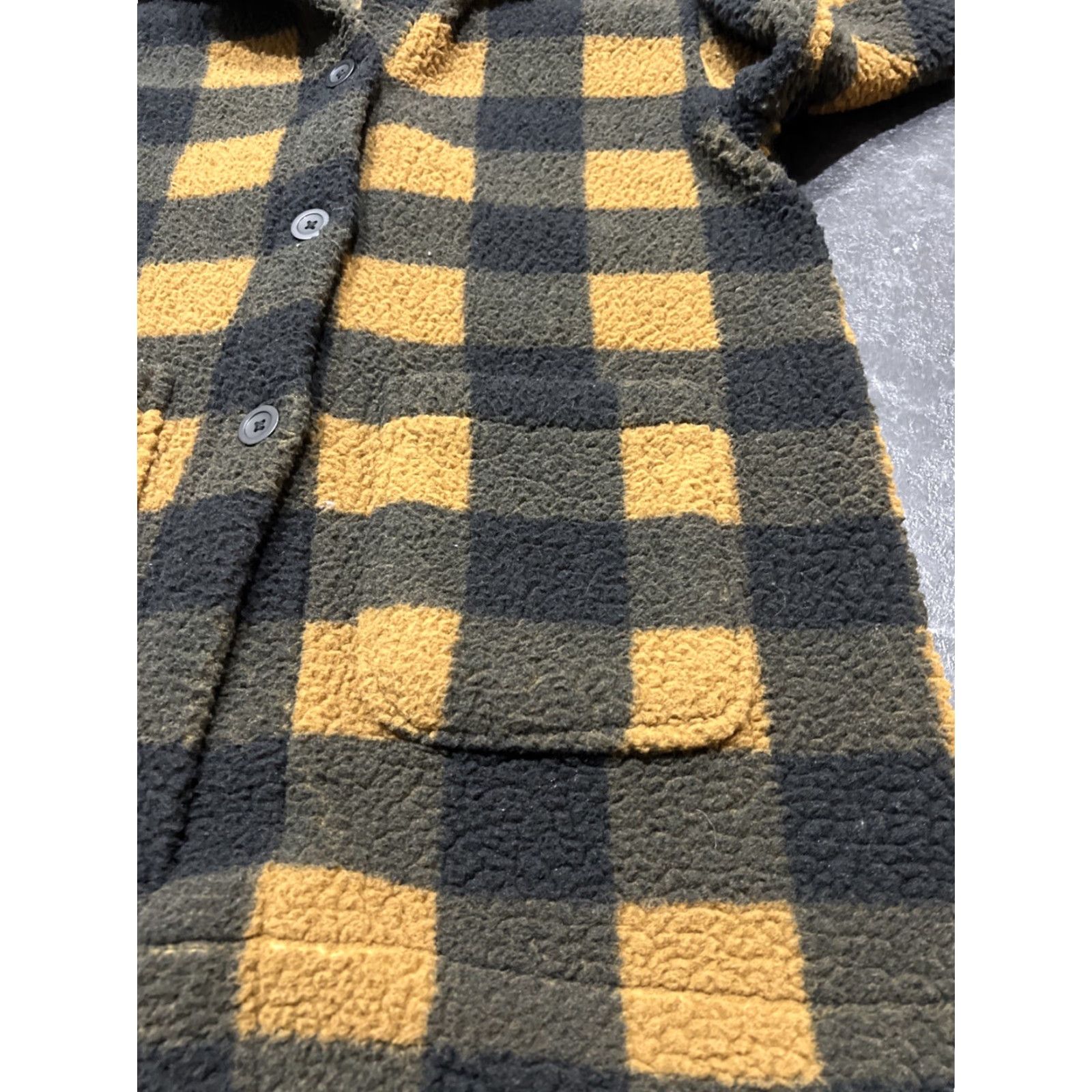 Lee Lee Women’s Plaid Long Sleeve 100% Polyester Teddy Bear Jacket Size L Gold Tan Size L / US 10 / IT 46 - 3 Thumbnail