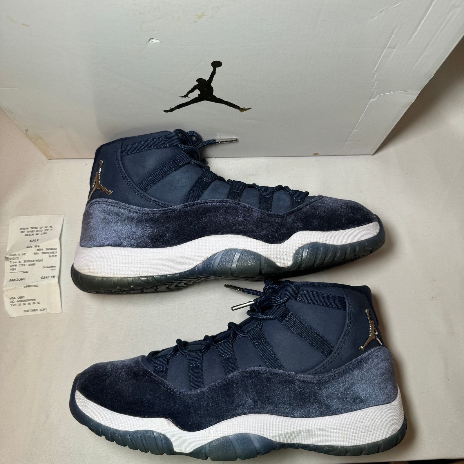 Jordan Brand × Nike Size 11 - Wmns Air Jordan 11 Retro Midnight Navy Velvet Size US 11 / IT 41 - 2 Thumbnail