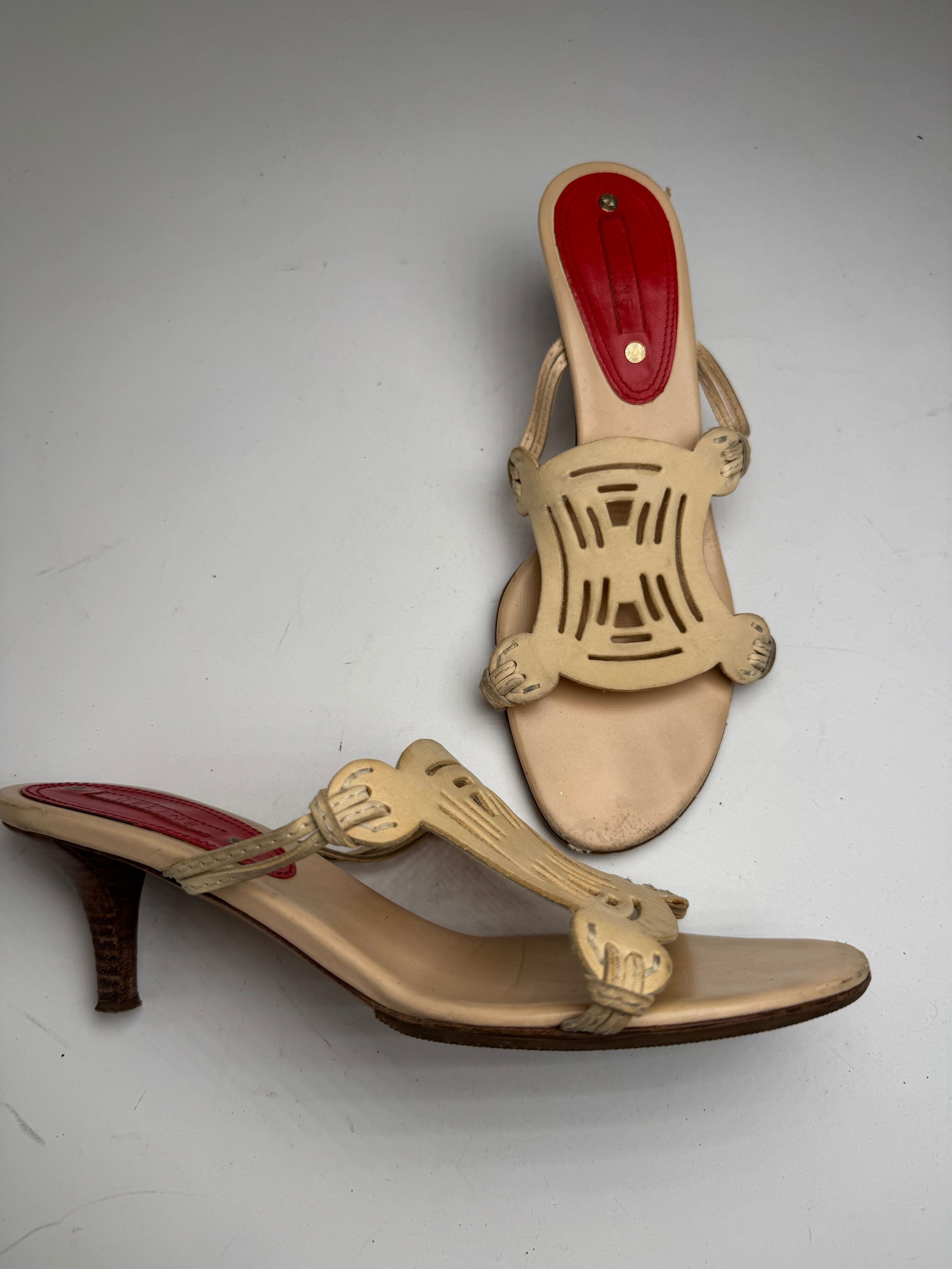 Celine Vintage Paris Triomphe Leather Pumps beige 37 Size US 7 / IT 37 - 1 Thumbnail