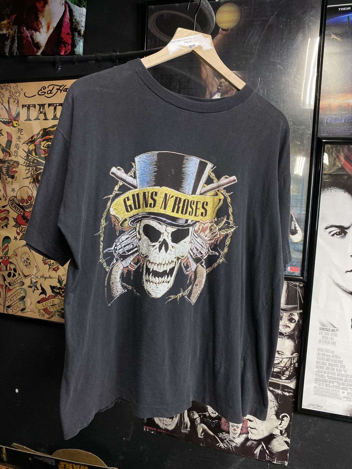 Vintage Vintage Guns N’ Roses Band T-Shirt Single Stitch Size Medium Size US M / EU 48-50 / 2 - 1 Thumbnail