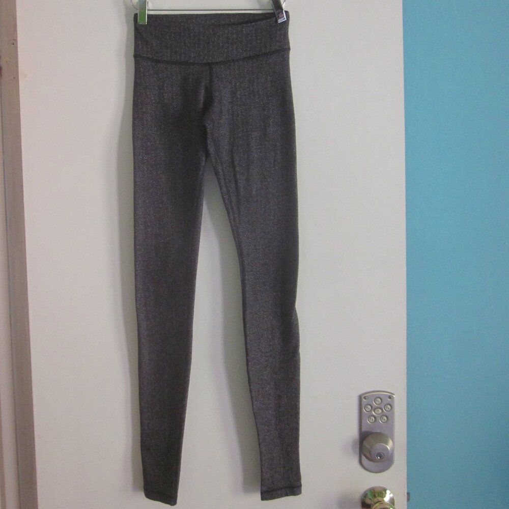 Lululemon Lululemon Womens Size 2 Long Herringbone Wunder Under Long H Size 25" / US 0 / IT 36 - 1 Thumbnail