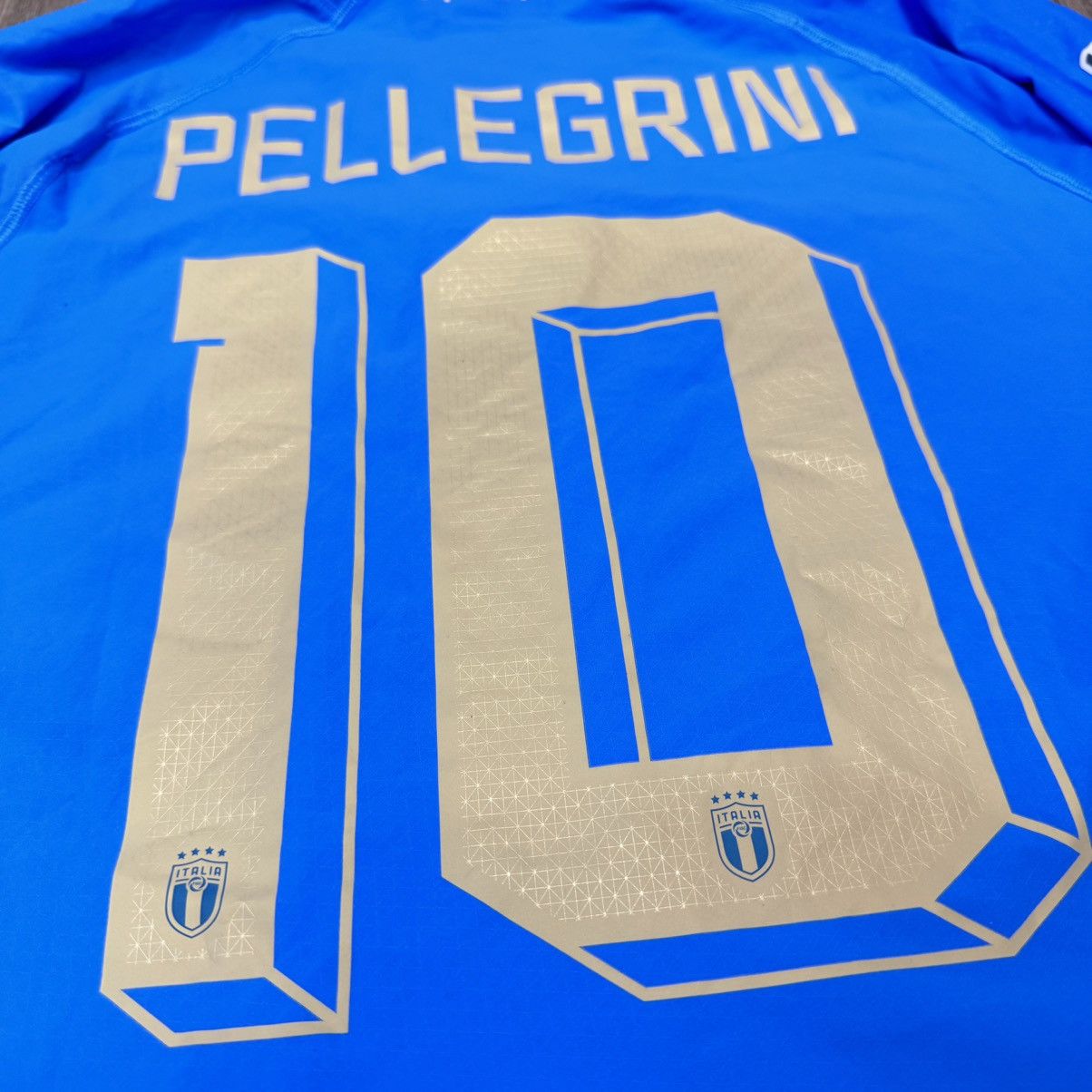 Puma Italy 22/23 player issue home shirt #10 Pellegrini (Bnwt) Size US S / EU 44-46 / 1 - 5 Thumbnail