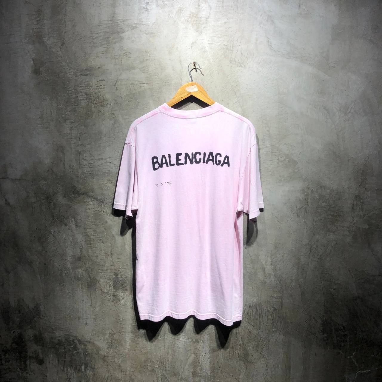 Balenciaga Balenciaga Graffiti Logo Tee Size US M / EU 48-50 / 2 - 1 Thumbnail