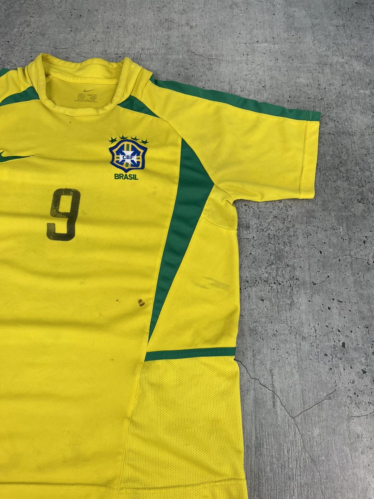 Nike Nike Rare Brazil Ronaldo 9 2002 vintage jersey size L Size US L / EU 52-54 / 3 - 5 Thumbnail