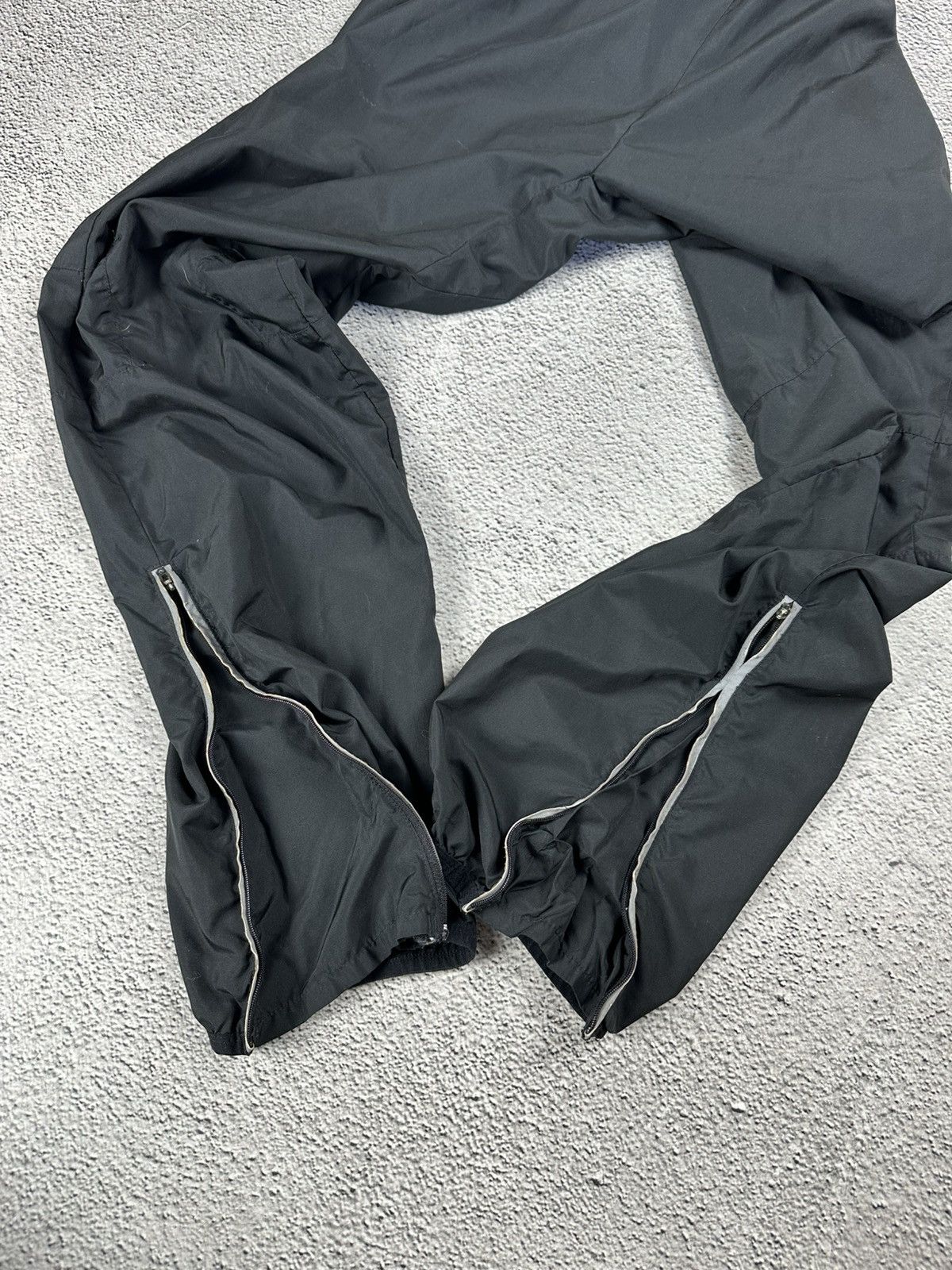 Nike Vintage Nike Trackpants Nylon Baggy Y2K Drill Style Size US 32 / EU 48 - 8 Thumbnail