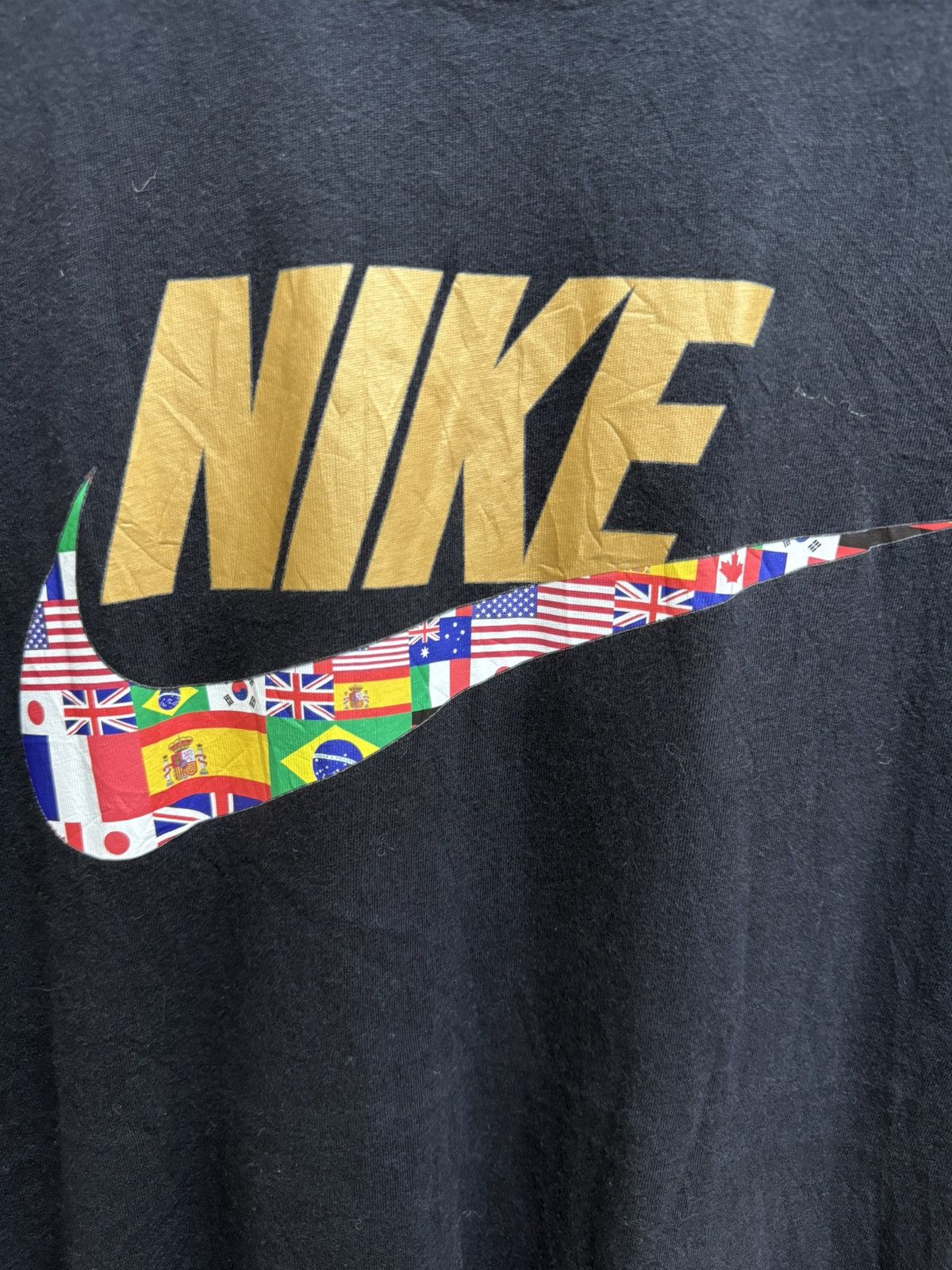 Nike NIKE SWOOSH INTERNATIONAL FLAGE LOGO TSHIRT Size US S / EU 44-46 / 1 - 6 Thumbnail