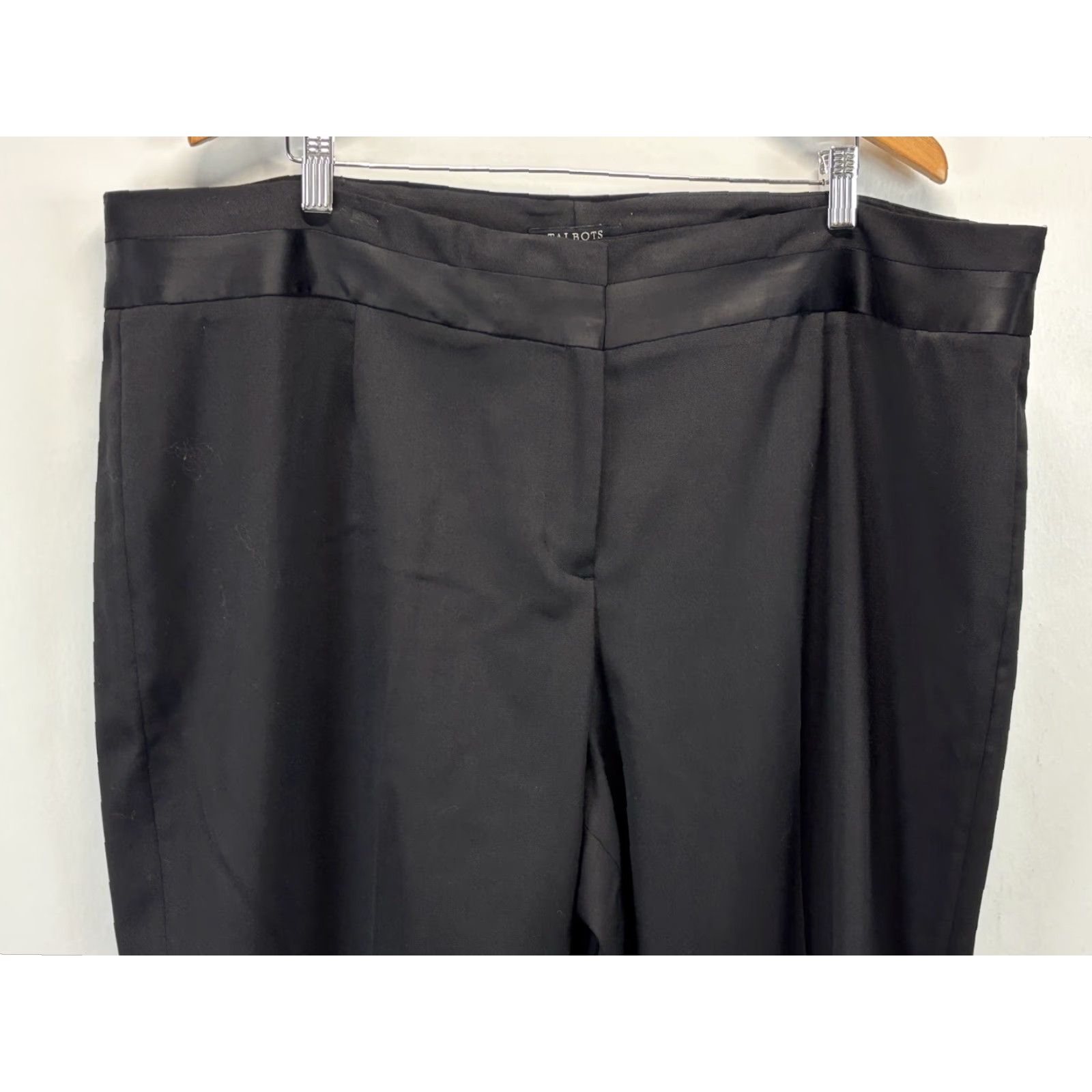 Talbots Talbots Black Heritage Dress Pants 22W Plus Satin Trim Wool Blend Career Zip Solid Wool Blend Sz 22W Plus Dress Pants Black Heritage Talbots Size 40" / US 18 - 2 Thumbnail