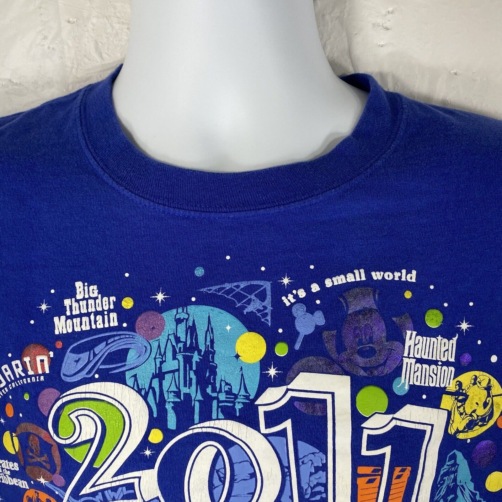 Disney Disney Medium 2011 Disneyland Short Sleeve Graphic T Shirt Size US M / EU 48-50 / 2 - 2 Thumbnail