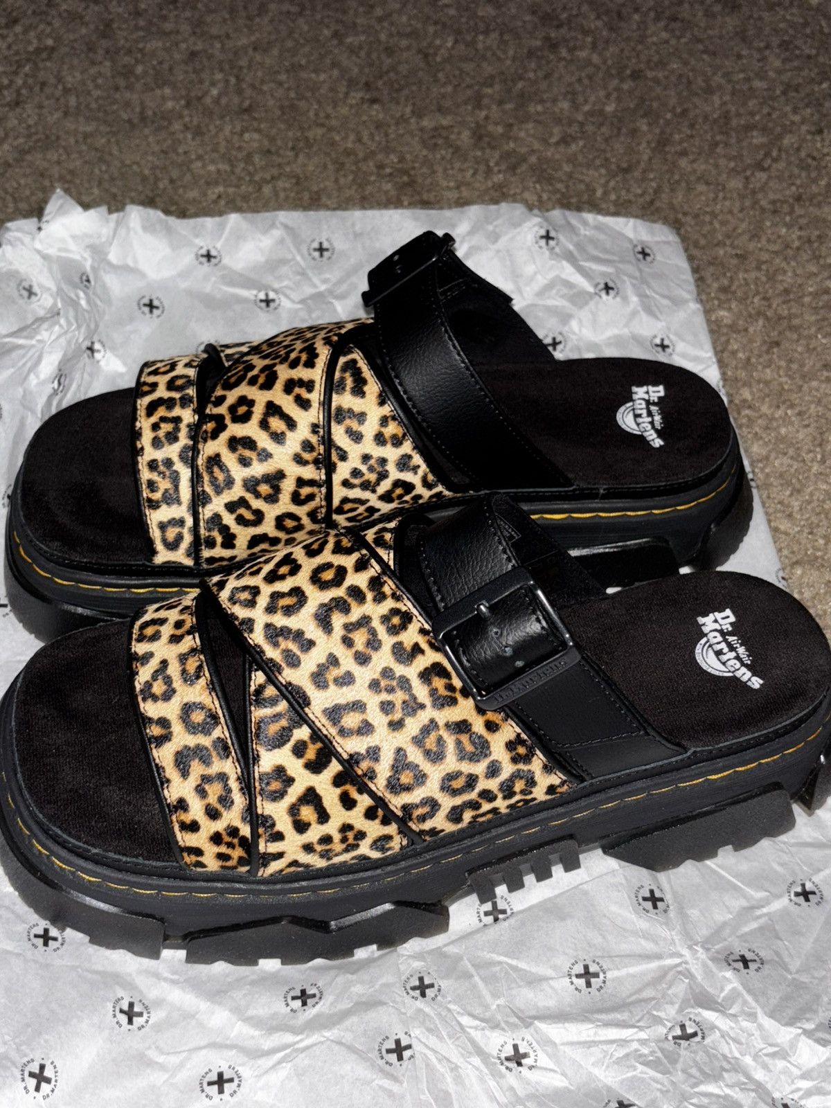 Dr. Martens Dr. Martens Mattison leopard print slides Size US 9.5 / EU 42-43 - 2 Thumbnail