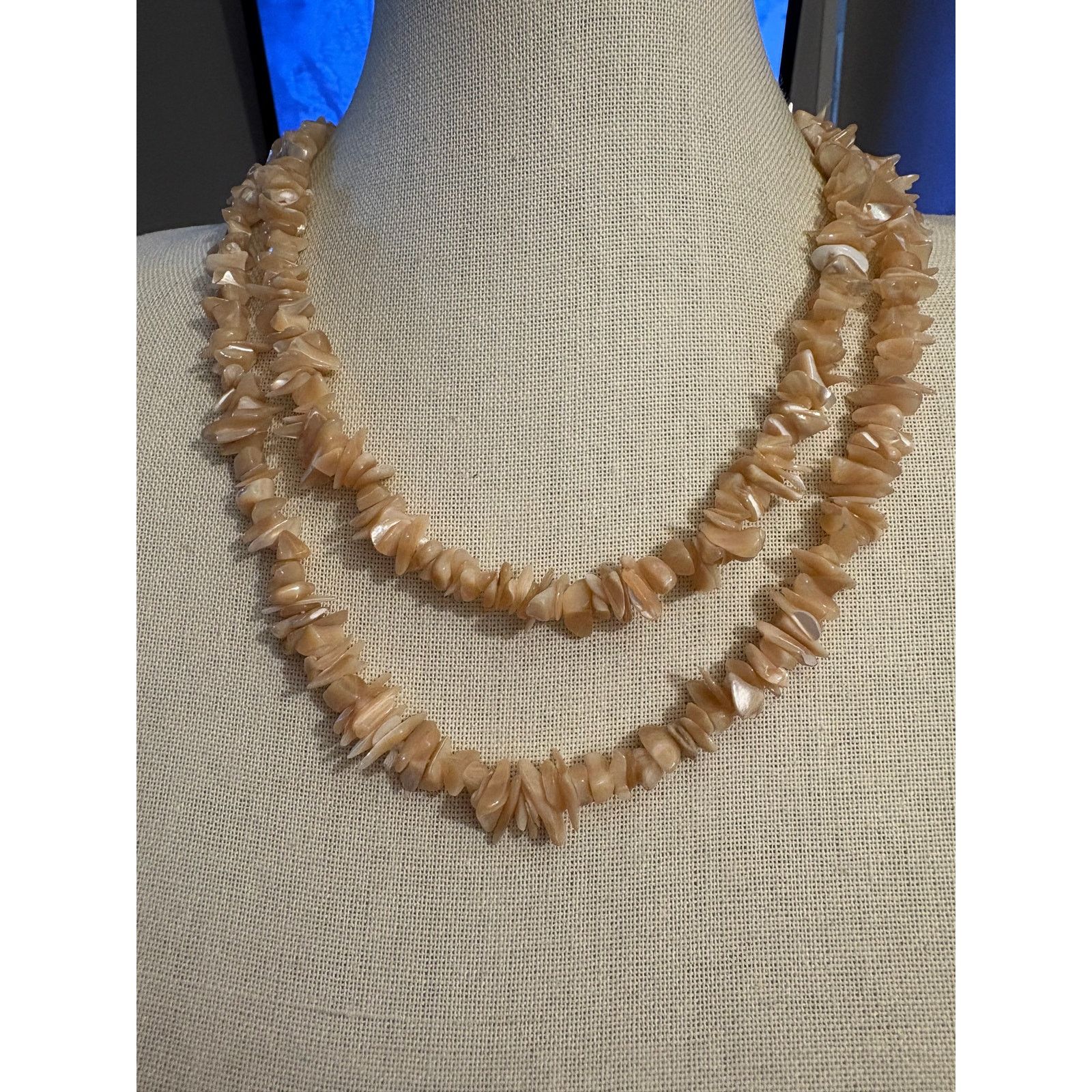 Other Vintage 40" Mother of Pearl Chip Necklace Single Strand Size ONE SIZE - 1 Thumbnail