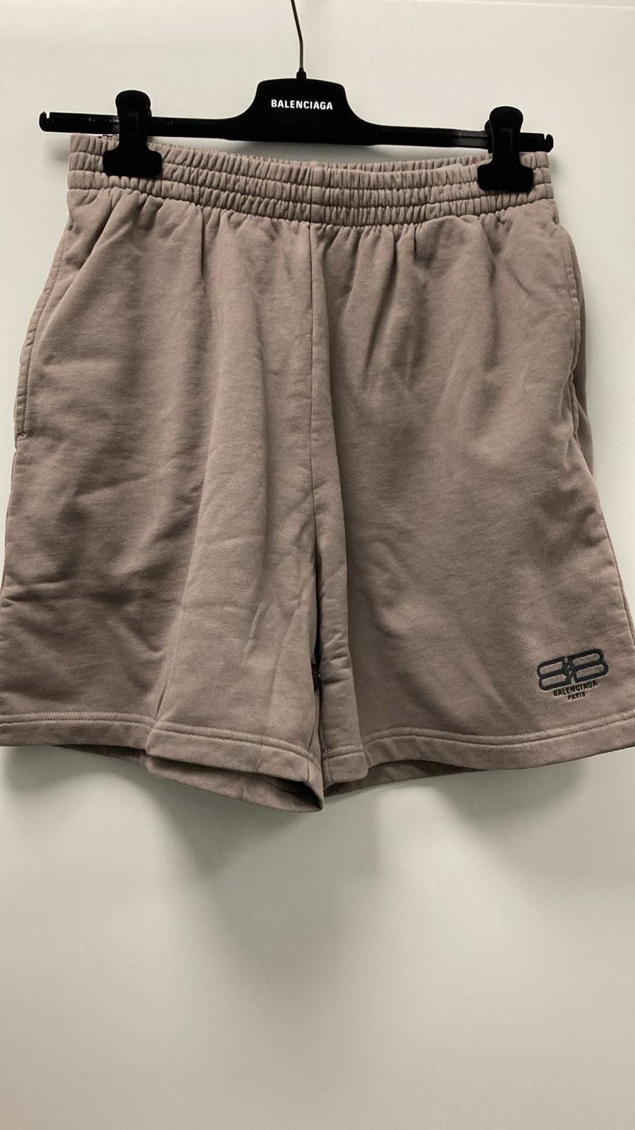Balenciaga o1la1rc1a1024 Bb Paris Icon Sweat Short in Warm Grey/Black Size US 26 / EU 42 - 1 Thumbnail