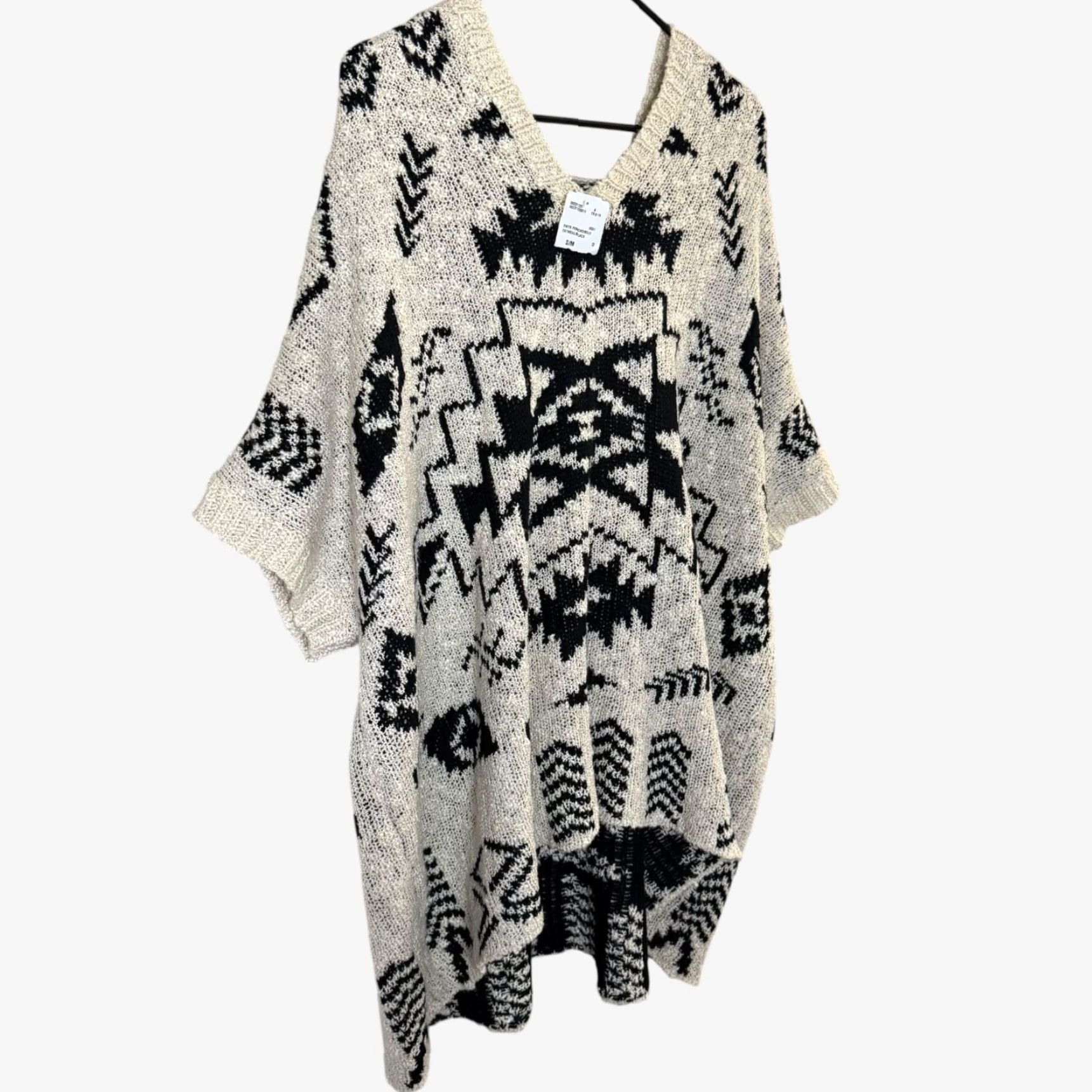 Forever 21 VINTAGE Forever 21 Aztec Hooded Poncho Sweater Women’s Small Acrylic Geometric Tribal Bohemian Oatmeal & Black Size S / US 4 / IT 40 - 3 Thumbnail
