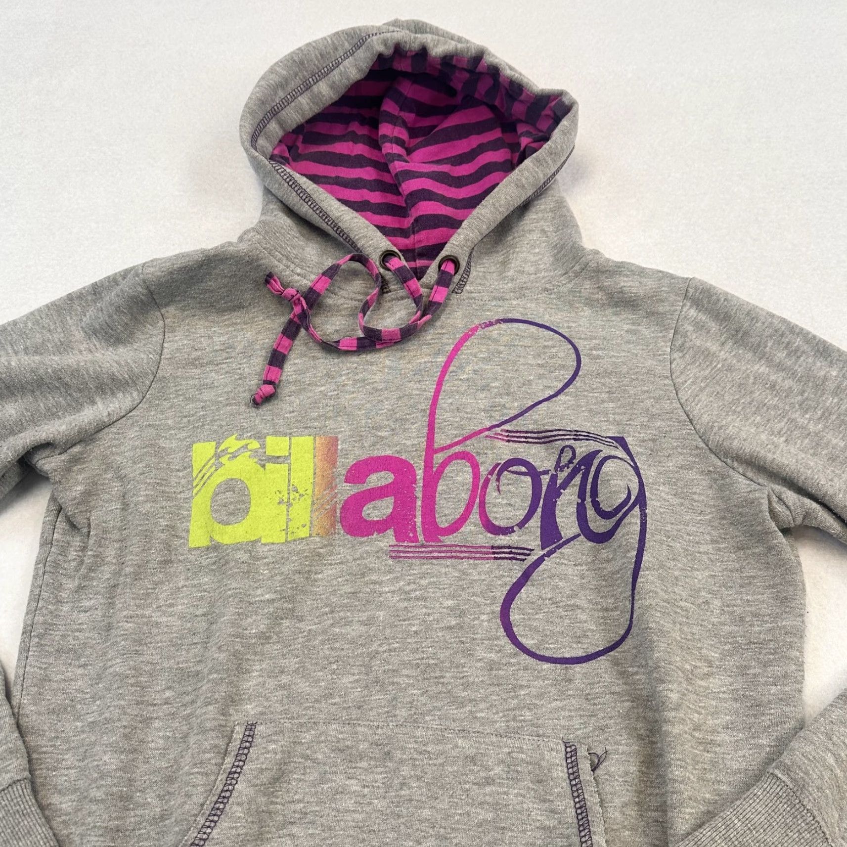 Billabong Billabong Hoodie Womens Medium Pullover Zebra Surf Skate Embroidered Pink Gray Size M / US 6-8 / IT 42-44 - 3 Thumbnail
