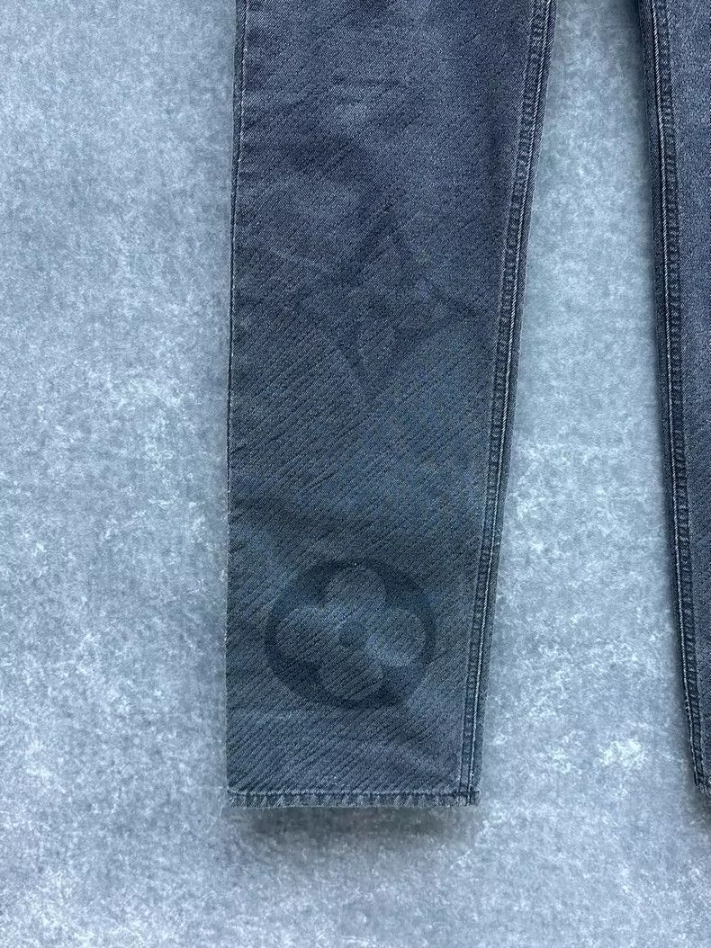Louis Vuitton Louis Vuitton Louis Vuitton Black Gradient Logo Denim Pant Size US 30 / EU 46 - 4 Thumbnail