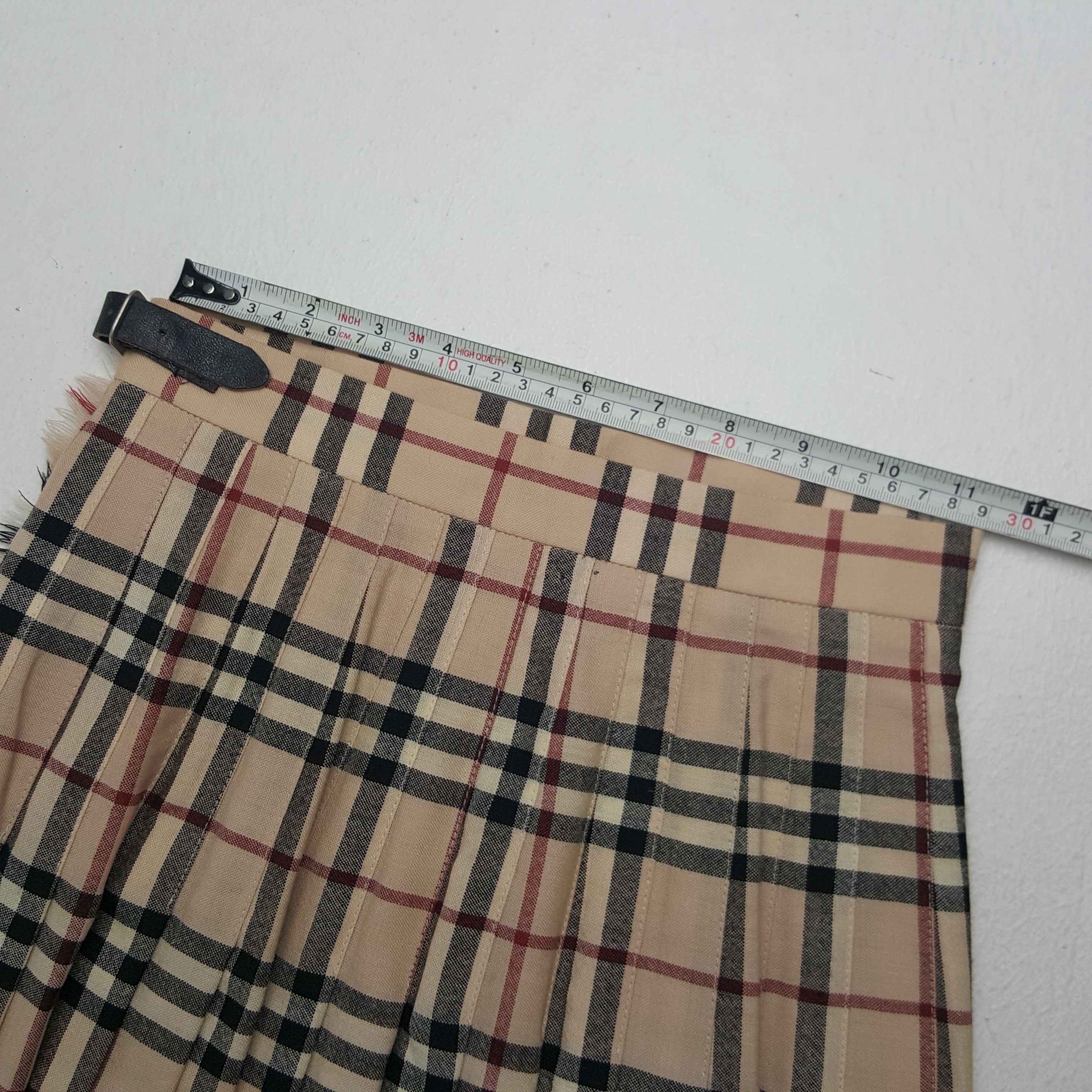 Burberry × Vintage Vintage Burberry London Nova Check Skirt Size 27" / US 4 / IT 40 - 4 Thumbnail