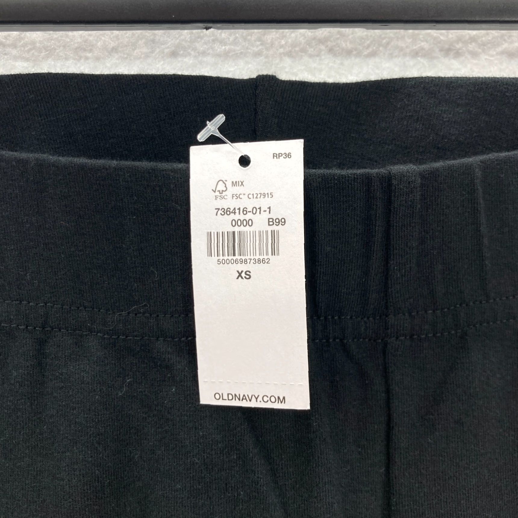 Old Navy Old Navy XS Black Super Stretch Yoga Shorts Mid Rise NWT Womens Slim Bottoms Pockets Easy Care Stretch Size 42" / US 20 - 2 Thumbnail