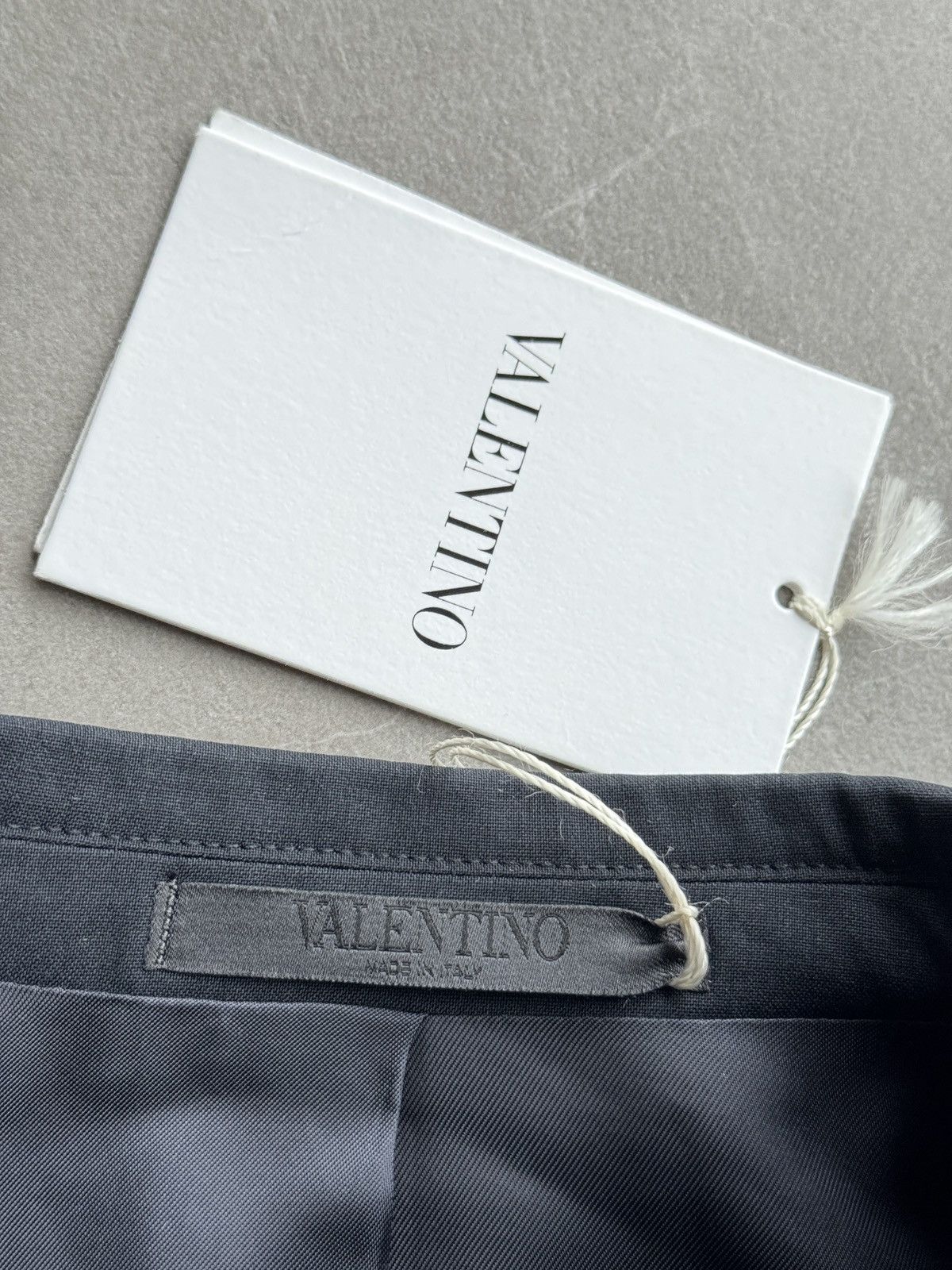 Valentino Valentino France Made in ITALY Men Tailor Fit Dark Navy Suit Size 44S - 12 Thumbnail