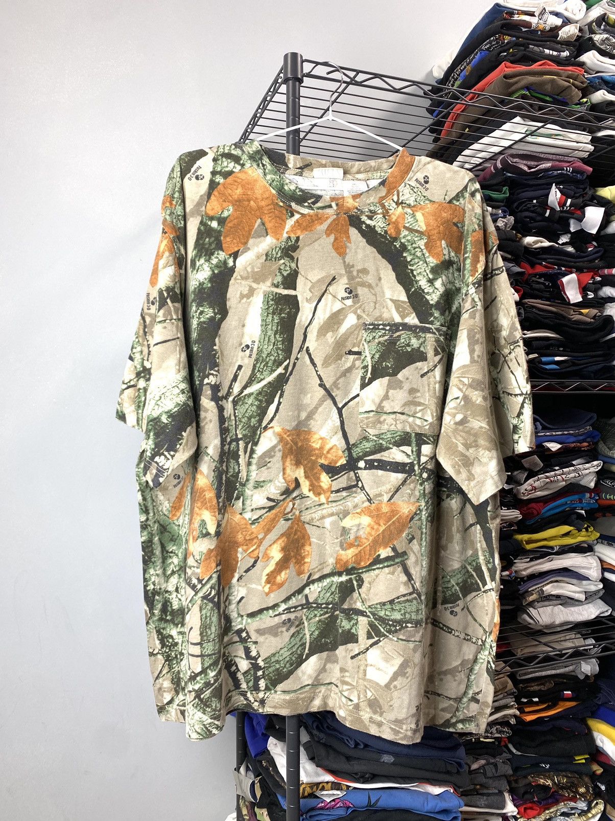 Vintage Vintage Real Tree Camouflage Camo T Shirt Hype Size US XXL / EU 58 / 5 - 1 Thumbnail