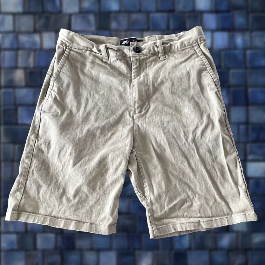 Nike Nike SB Shorts Men 30 M Tan Flat Front Canvas Khaki Bermuda Outdoor Chino Bermuda Outdoor Sports Retro 90s Logo Mens Size US 30 / EU 46 - 1 Thumbnail