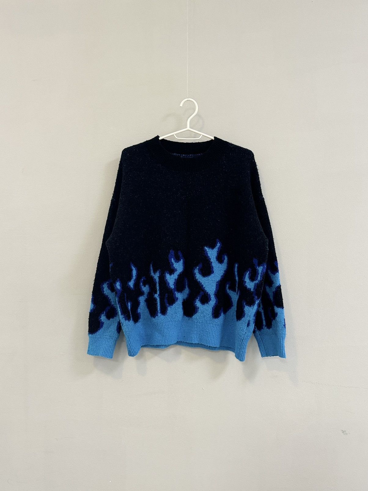 Hypebeast Woman’s Y2K long sleeve sweater Fire print hype Streetwear Size M / US 6-8 / IT 42-44 - 1 Thumbnail