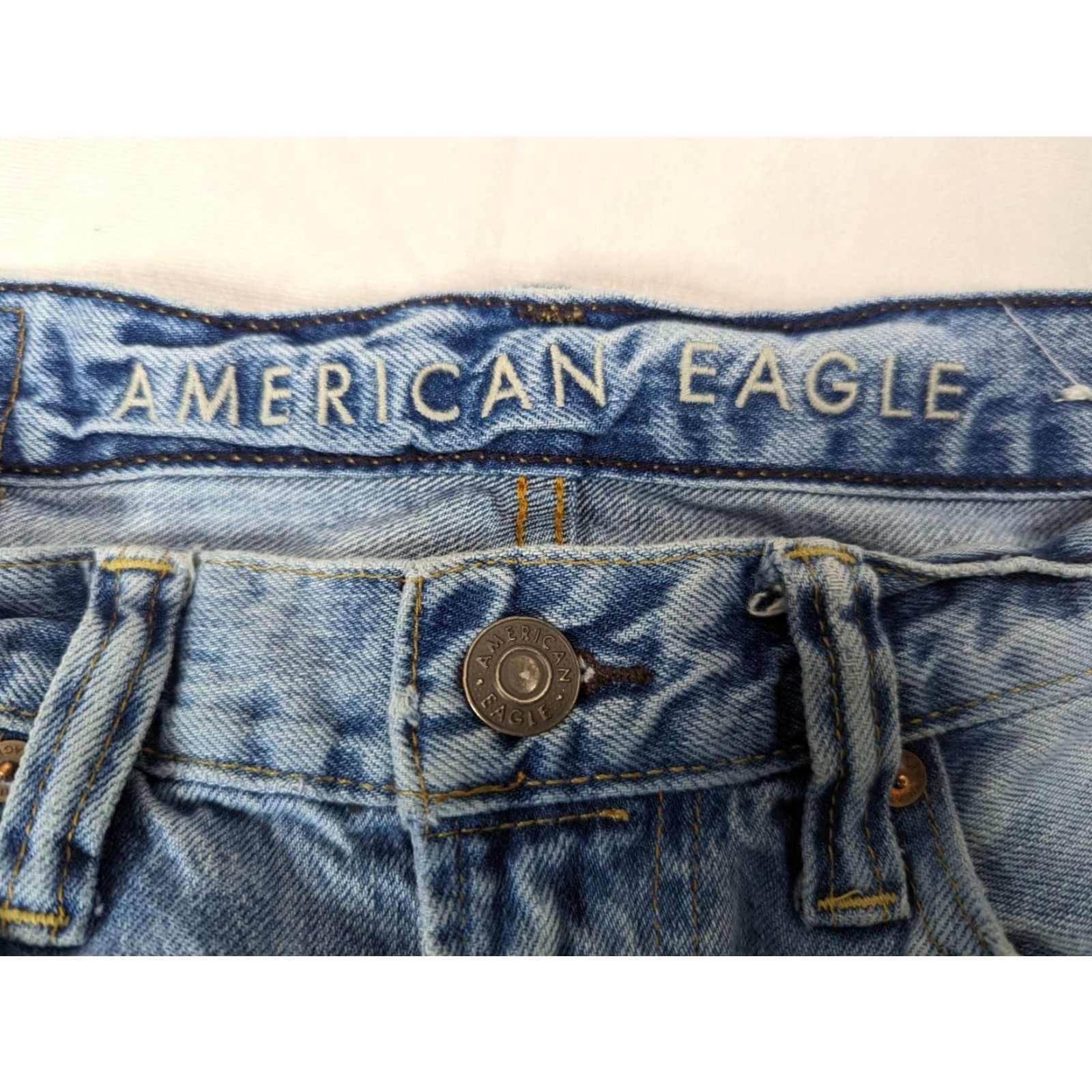 American Eagle Outfitters American Eagle Jeans Dad Light Wash 32x32 100% Cotton Distressed Denim Men Regular Mid Rise Blue M3J Size US 32 / EU 48 - 3 Thumbnail