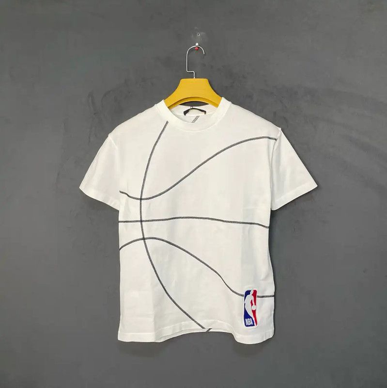 Louis Vuitton Louis Vuitton NBA Short Sleeve T-Shirt 0089 Size US S / EU 44-46 / 1 - 1 Thumbnail