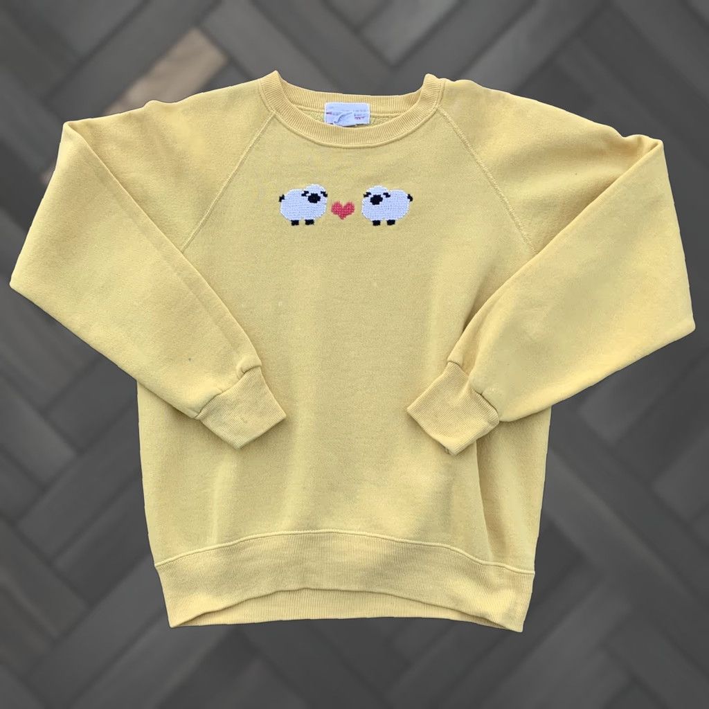 Vintage VINTAGE Cheetah Sweatshirt Raglan Crew Neck Long Sleeve Embroidered Sheep Heart 80s 90s Unisex Adults M Size M / US 6-8 / IT 42-44 - 1 Thumbnail