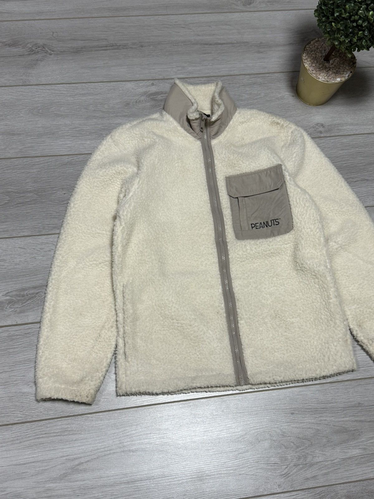 H&M × Peanuts Peanuts X H&M Snoopy fleece winter jacket sherpa Size US S / EU 44-46 / 1 - 9 Thumbnail