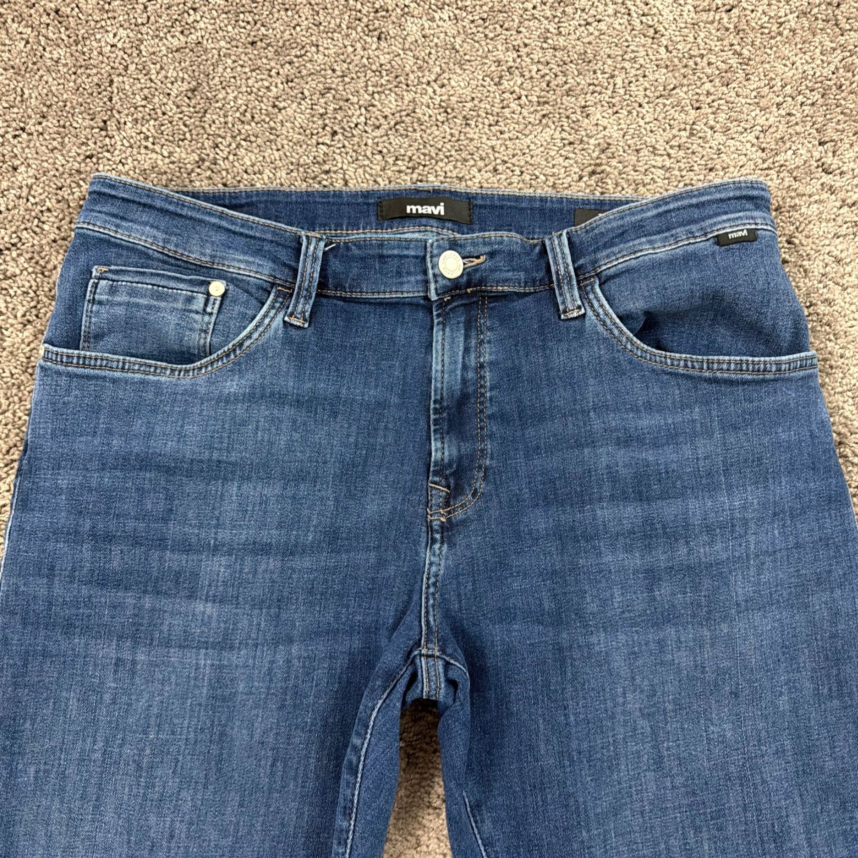 Vintage Mavi Jeans Mens 36 Straight Leg Low Rise Regular Dark Wash Denim Stretch Zach Jeans Mens Regular 36 Dark Blue Cotton Blend Logo 29 Inseam 34 Waist Size US 36 / EU 52 - 2 Thumbnail