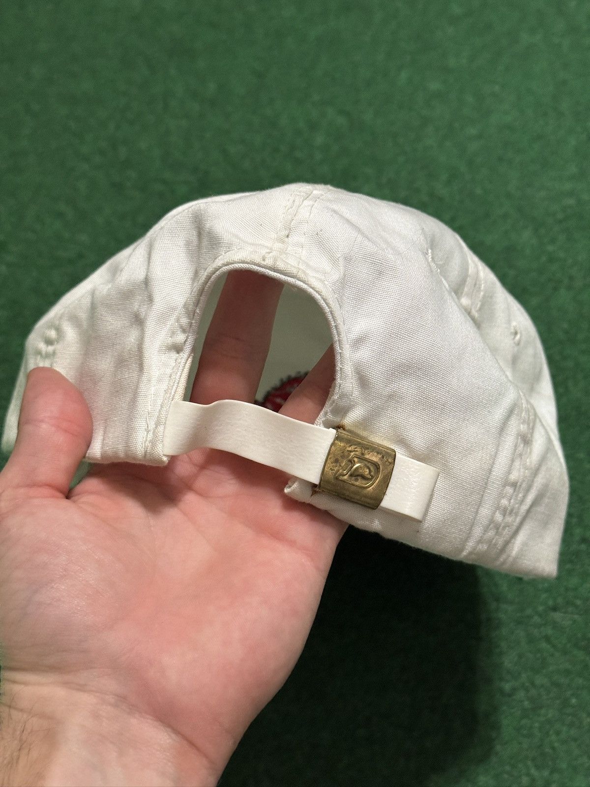 Vintage Vintage Arkansas Razorbacks 80s White Leather Strapback Hat Size ONE SIZE - 5 Thumbnail