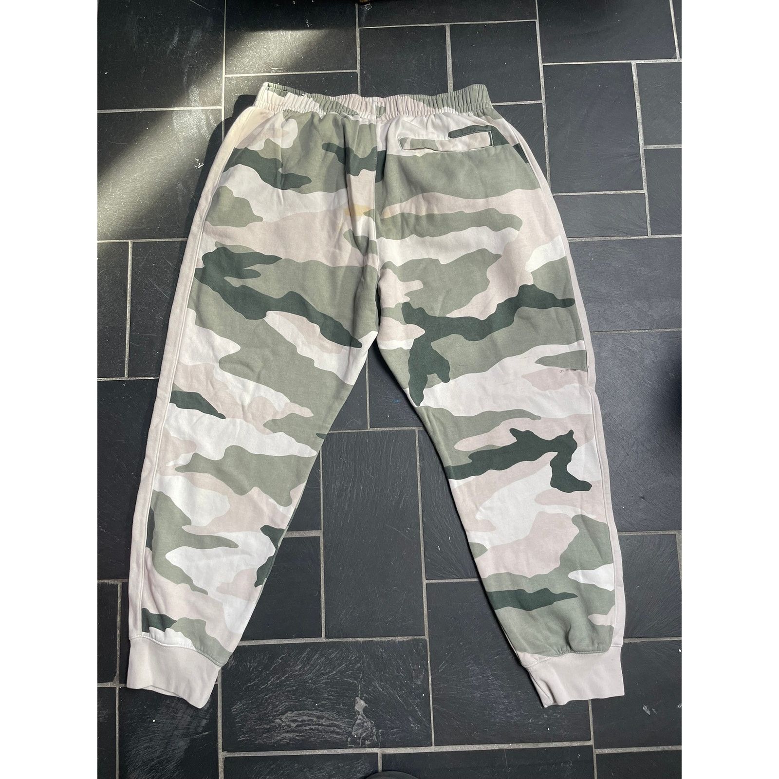Nike Nike Fleece White Camo Jogger Sweatpants Size Large Size US 34 / EU 50 - 3 Thumbnail