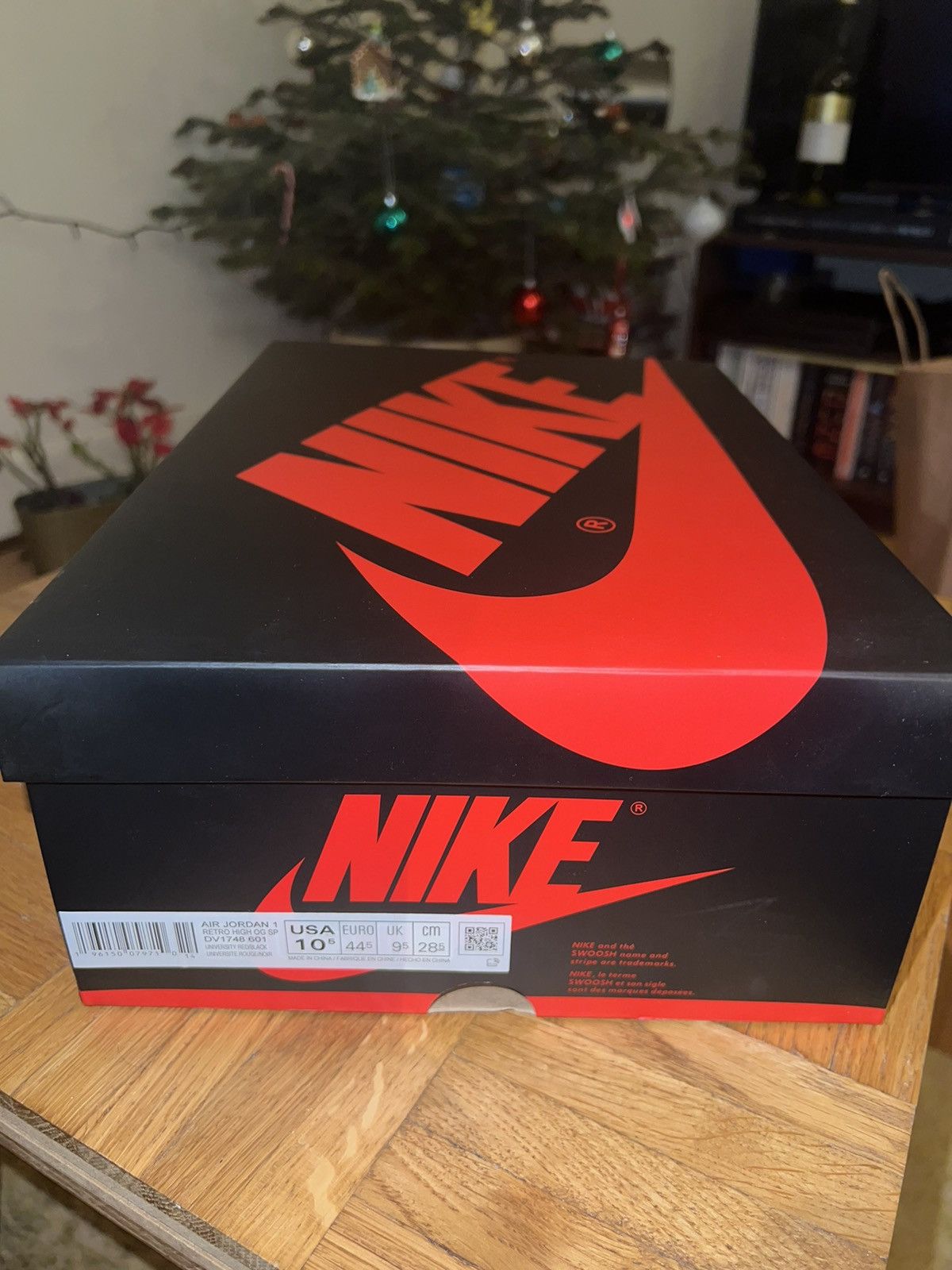 Jordan Brand × Marvel Comics Jordan 1 Retro OG x Marvel High Next Chapter Spider-Verse Size US 10.5 / EU 43-44 - 11 Thumbnail