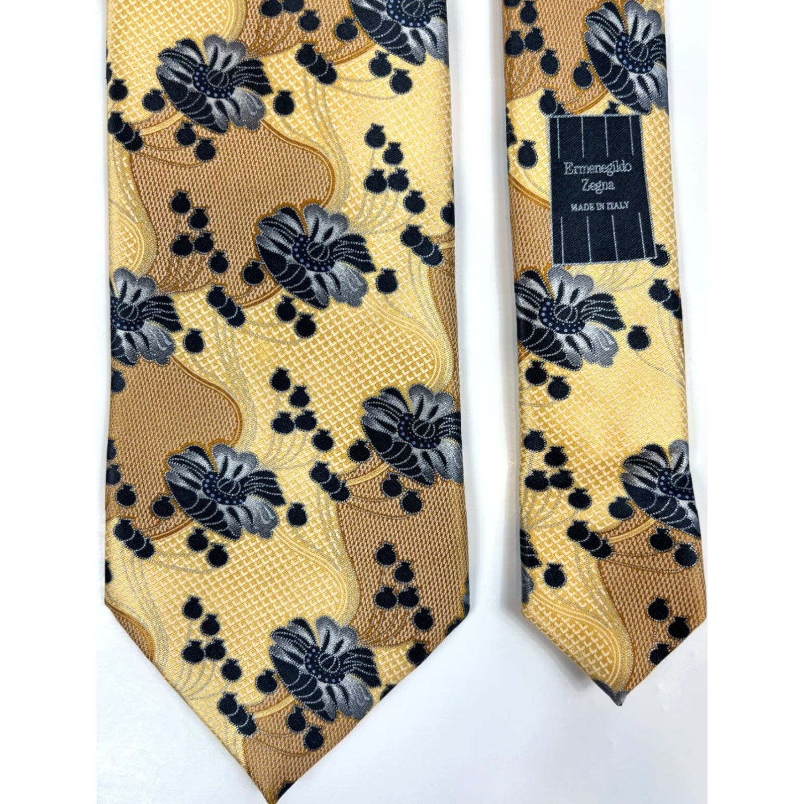 Ermenegildo Zegna **Ermenegildo Zegna Men's Luxury Silk Tie Floral Made in Italy** User: **Men's Ermenegildo Zegna Luxury Silk Floral Tie Made in Italy** Size ONE SIZE - 6 Thumbnail