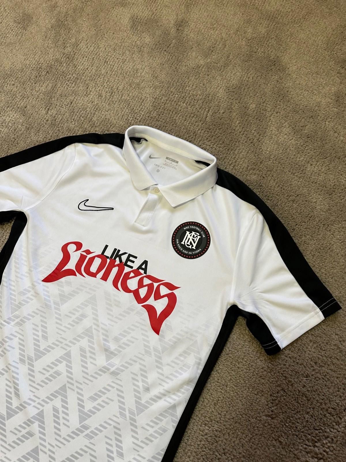 Nike Nike Football Club England ‘Like A Lioness’ Limited Edition Size US L / EU 52-54 / 3 - 3 Thumbnail