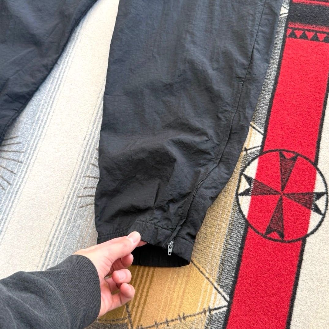 Nike VINTAGE Nike Men’s Sweatpants Track Pants L Black Sweatpants 90s Gym Workout Regular Fit Drawstring Pants Men Size US 33 - 5 Thumbnail