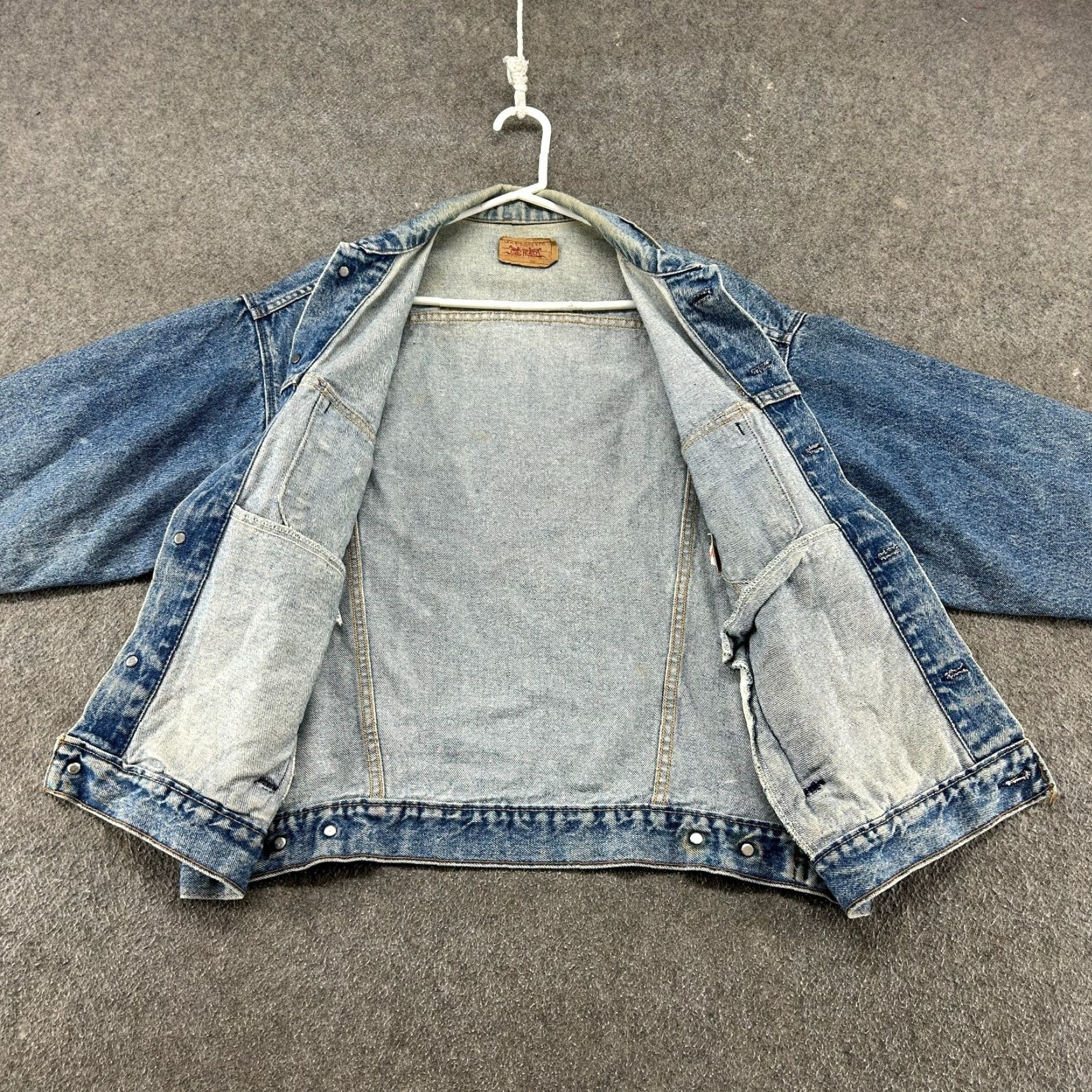 Levi's VINTAGE Levi's Jacket Mens L Blue Trucker Denim Jean Medium Wash Cotton USA 80s Regular Size US 33 - 2 Thumbnail