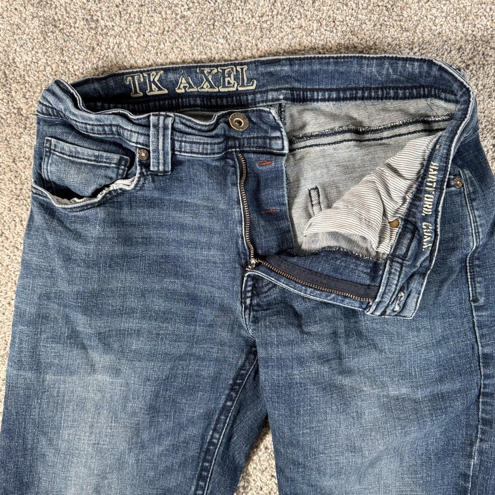 Vintage TK Axel Jeans Mens 32x27.5 Blue Wash Straight Leg Mid Rise X Stitch Pockets Denim Zip Five-Pocket Mens Regular Fit Clothes Size US 32 / EU 48 - 7 Thumbnail