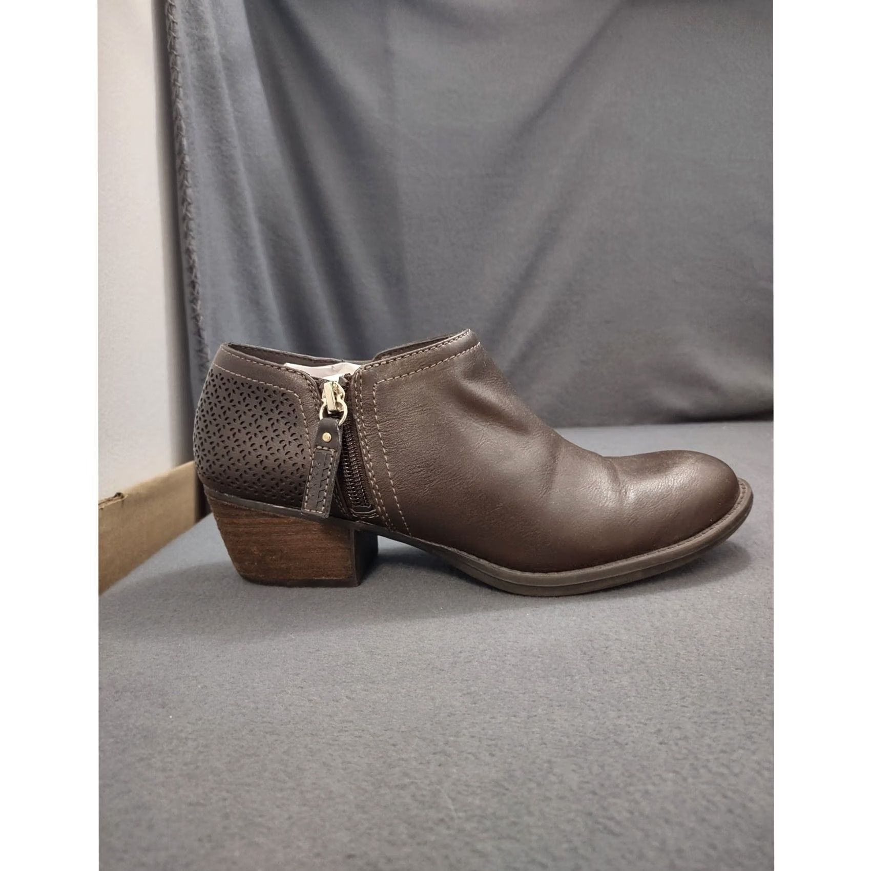 Vintage Dr Scholl's Womens Bootie Brown Ankle Boots 9M Leather Low Heel Zip Comfort Casual Womens Size US 9 / IT 39 - 2 Thumbnail