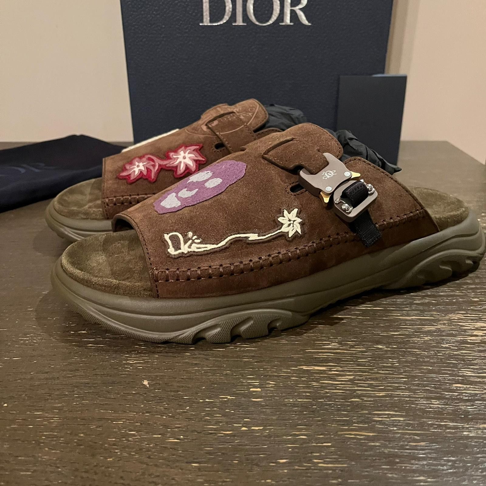 Dior × Travis Scott Q.1 Cactus Jack H-Town Sandals Suede Embroidered in Brown Size US 9 / EU 42 - 4 Thumbnail