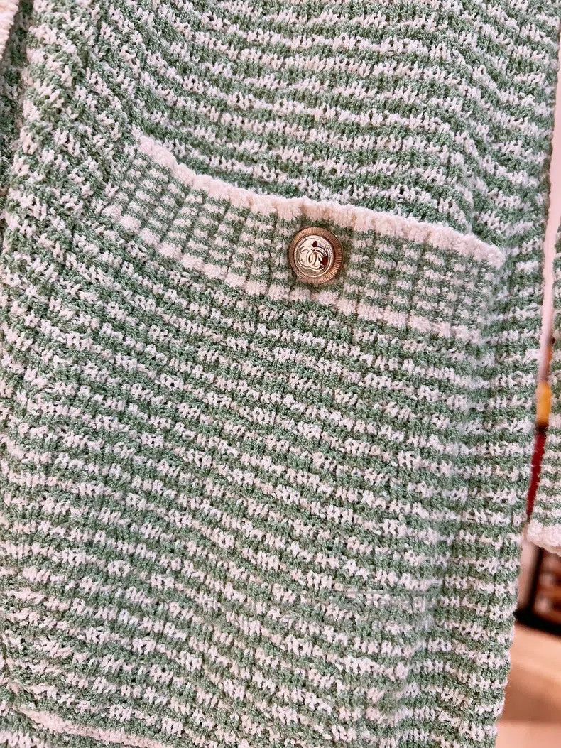 Chanel Chanel 21 Early Spring Vacation Series Green and White Col Size XXS / US 00 / IT 34 - 6 Thumbnail