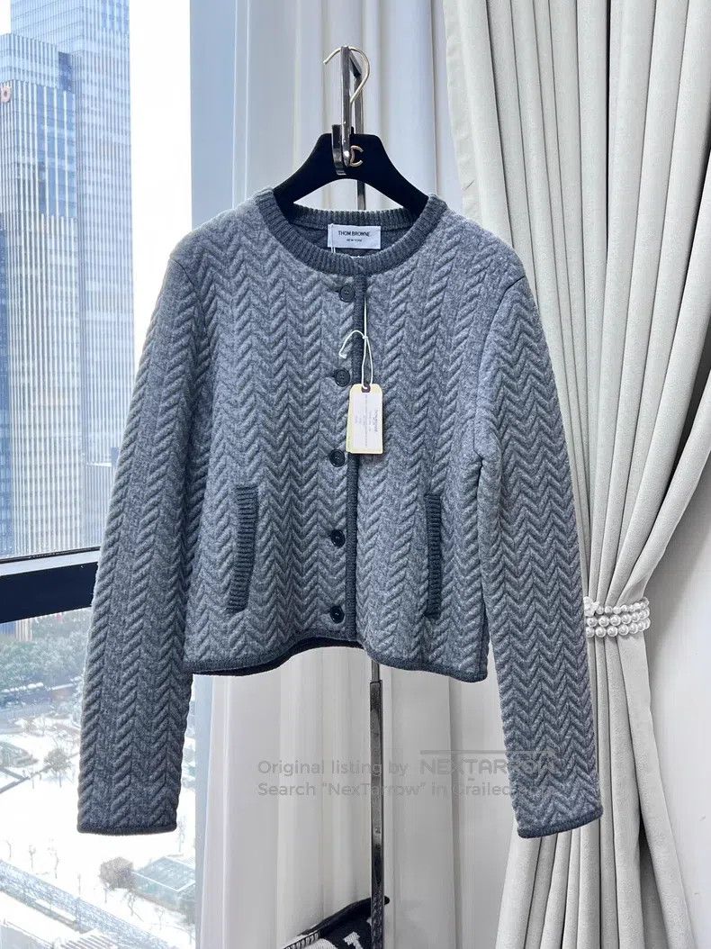 Thom Browne Thom Browne Gray Color Block V-Neck Stripe Single Breasted Size US XXS / EU 40 - 1 Thumbnail