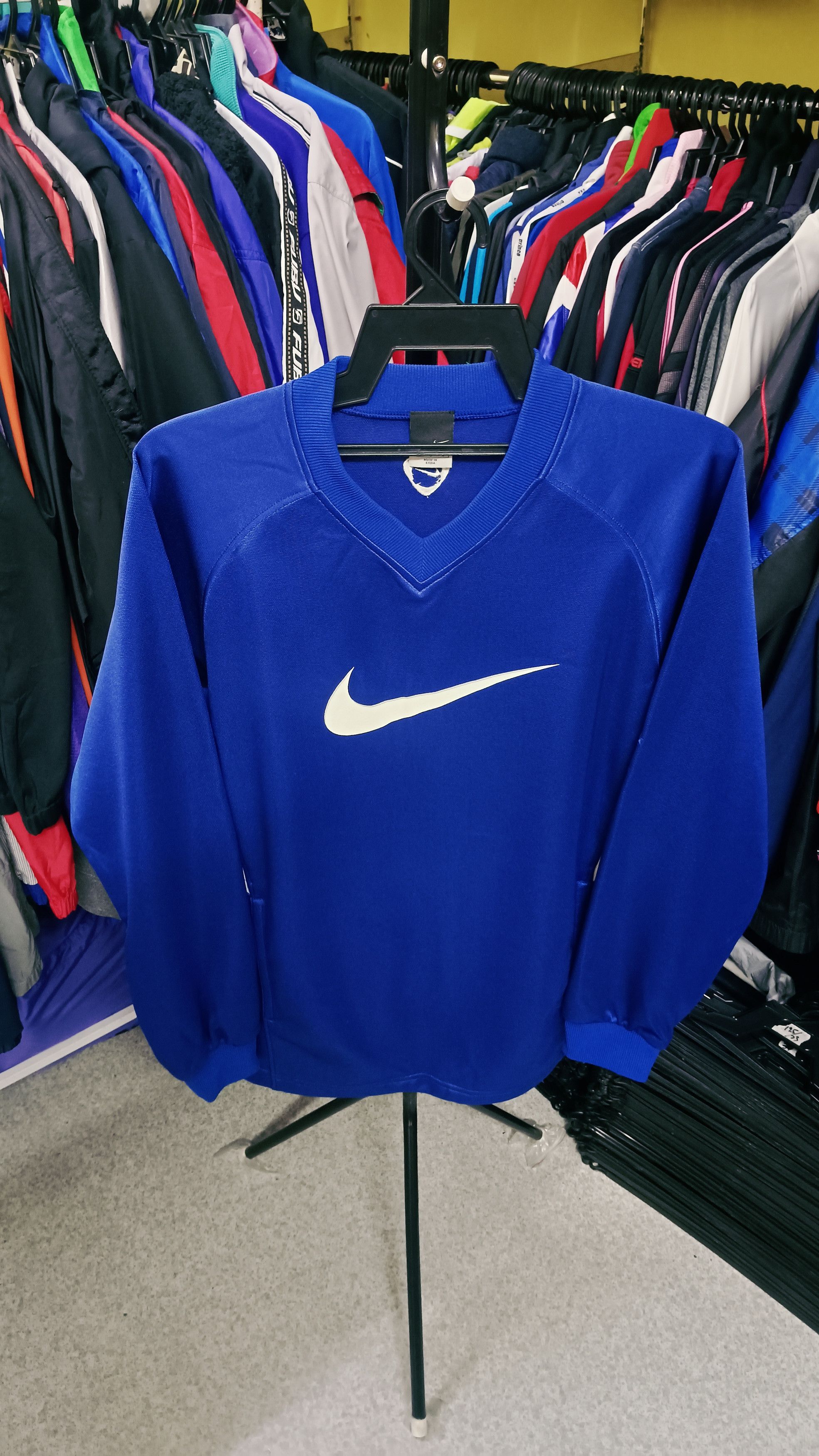 Nike Vintage Nike Football Training Sweater Size US L / EU 52-54 / 3 - 1 Thumbnail