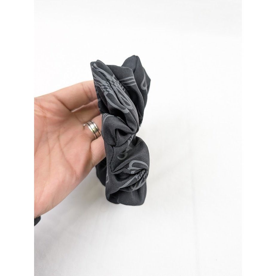Balenciaga o1rshd1 Size: OS / Holli Zip Scrunchie Silk & Brass in Black Size ONE SIZE - 10 Thumbnail