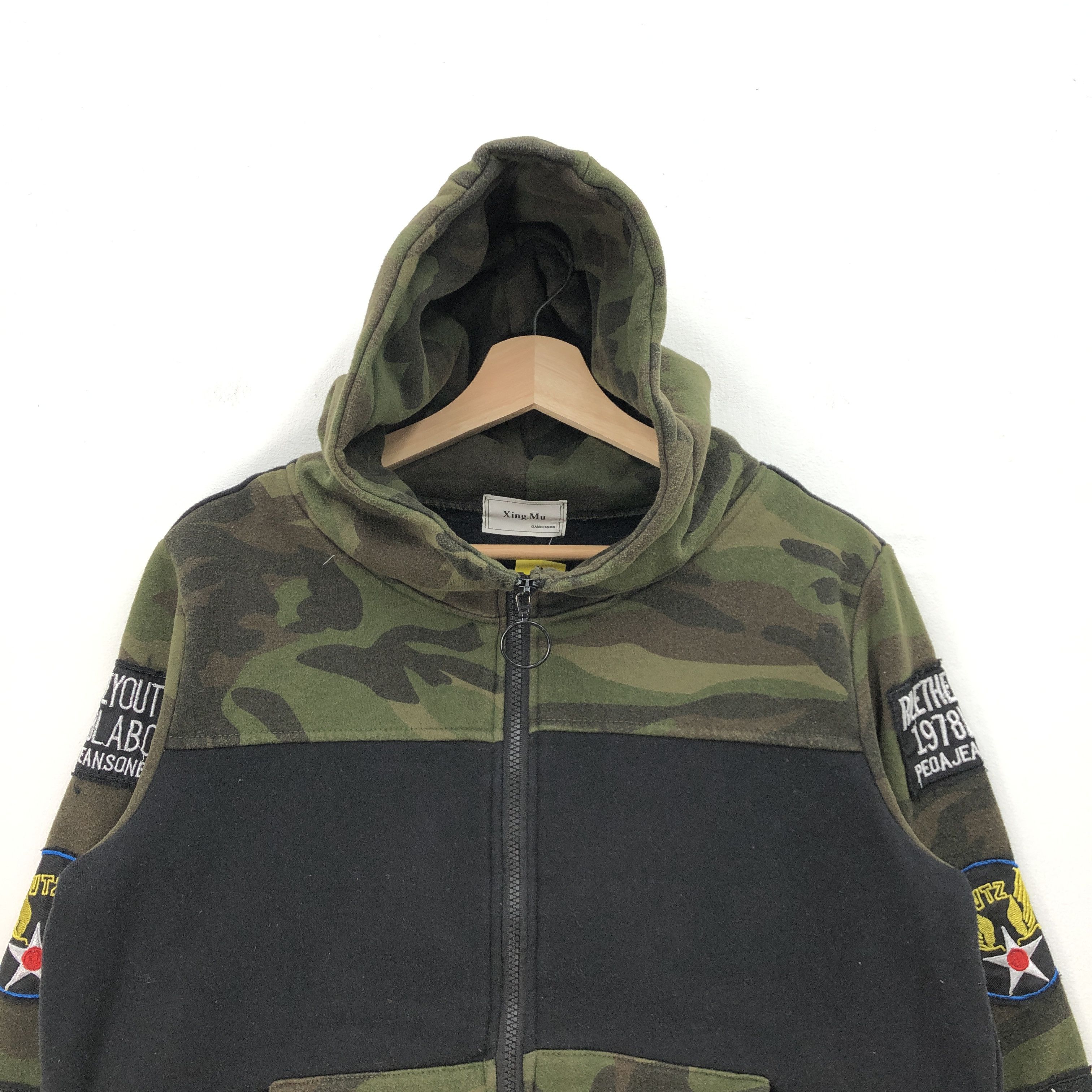 Japanese Brand Y2K Camouflage Sweater Hoodie Camouflage Hooded Sweatshirt Size US M / EU 48-50 / 2 - 4 Thumbnail